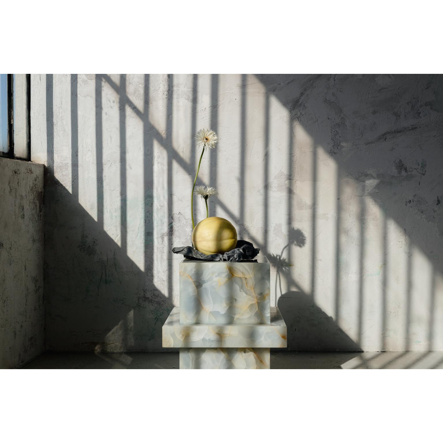 Table d'appoint Quinn en onyx bleu par RAFFINATO Neuf - En vente à Geneve, CH