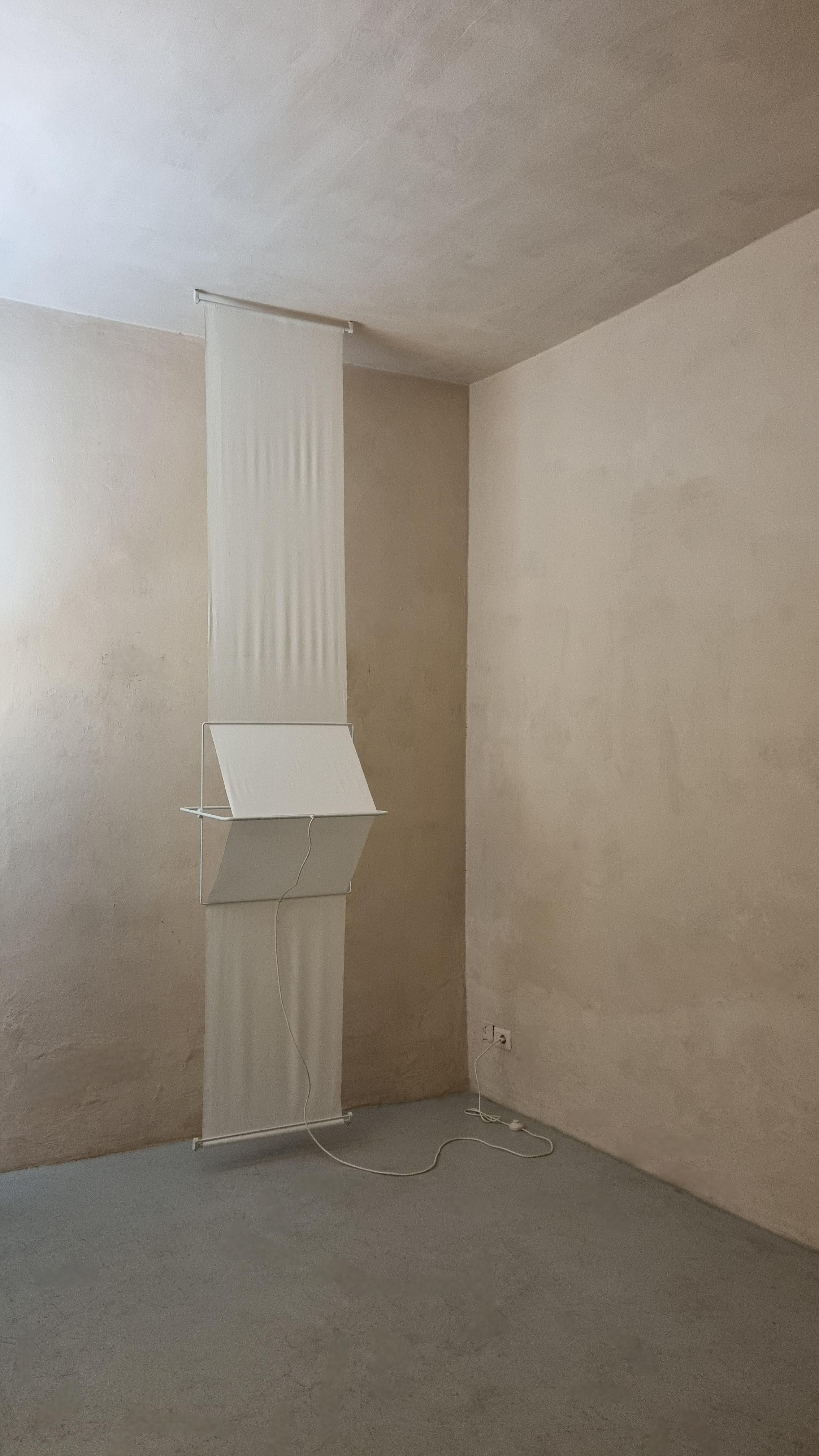 Beleuchtungselement Quinta, entworfen von Silvio Coppola für das Studio Artemide, 1970er Jahre. (Lackiert) im Angebot