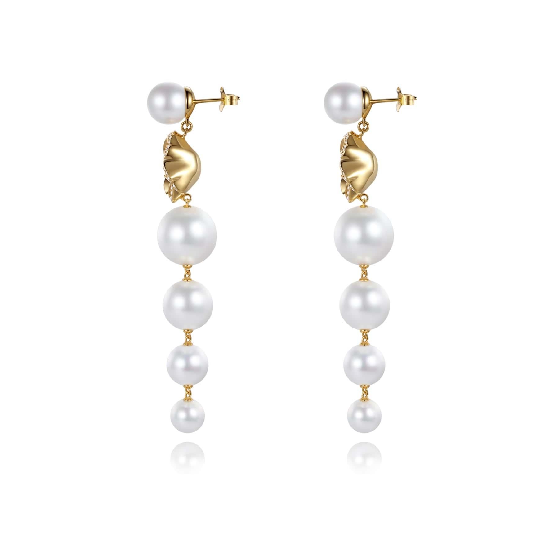Quintessence Pearl Top Swing Pearl Earrings - White In New Condition For Sale In London, GB