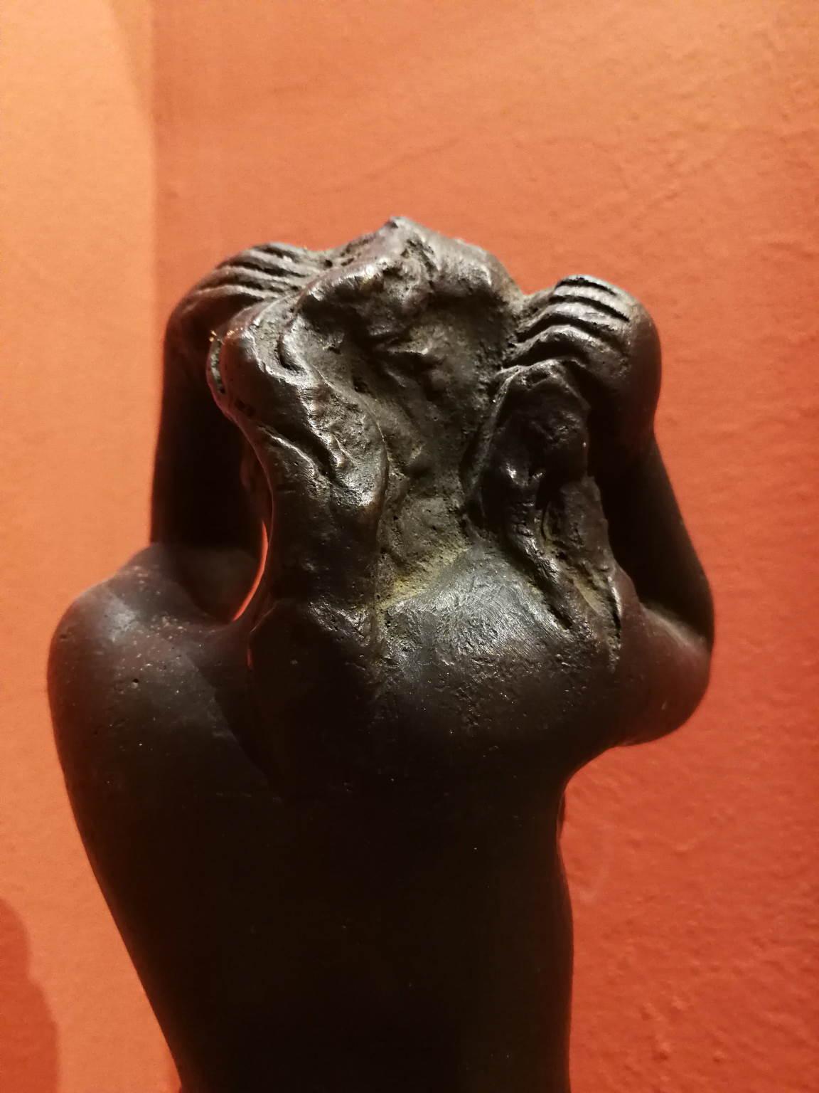 Statuetta in bronzo toscana figurativa nudo femminile del XX secolo en vente 2