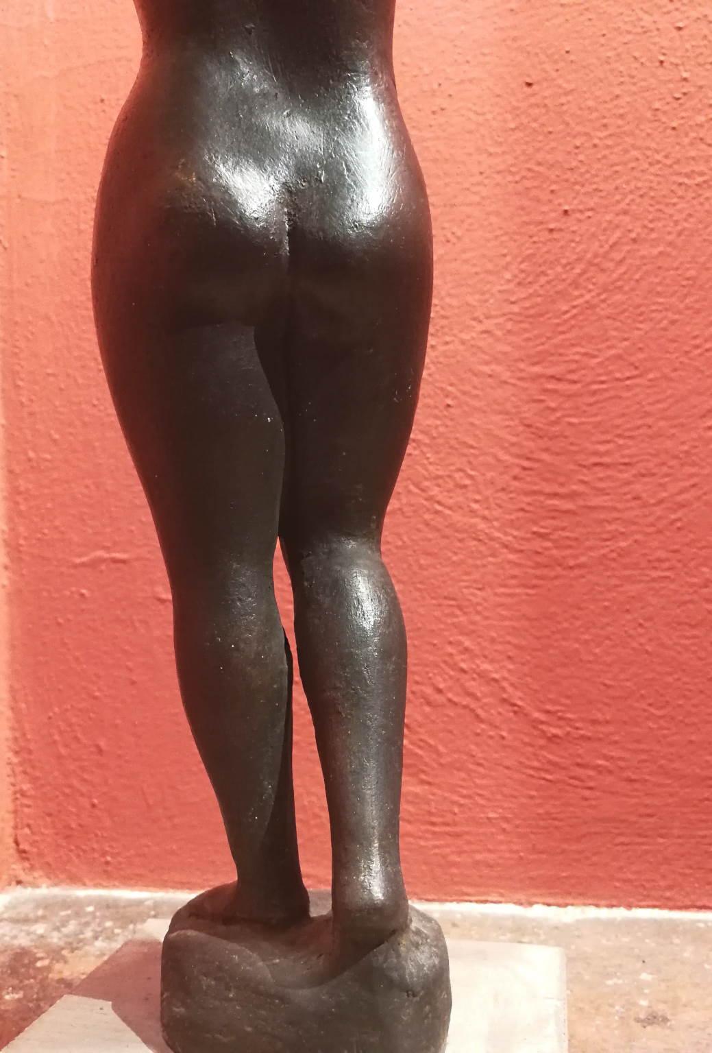 Statuetta in bronzo toscana figurativa nudo femminile del XX secolo en vente 3
