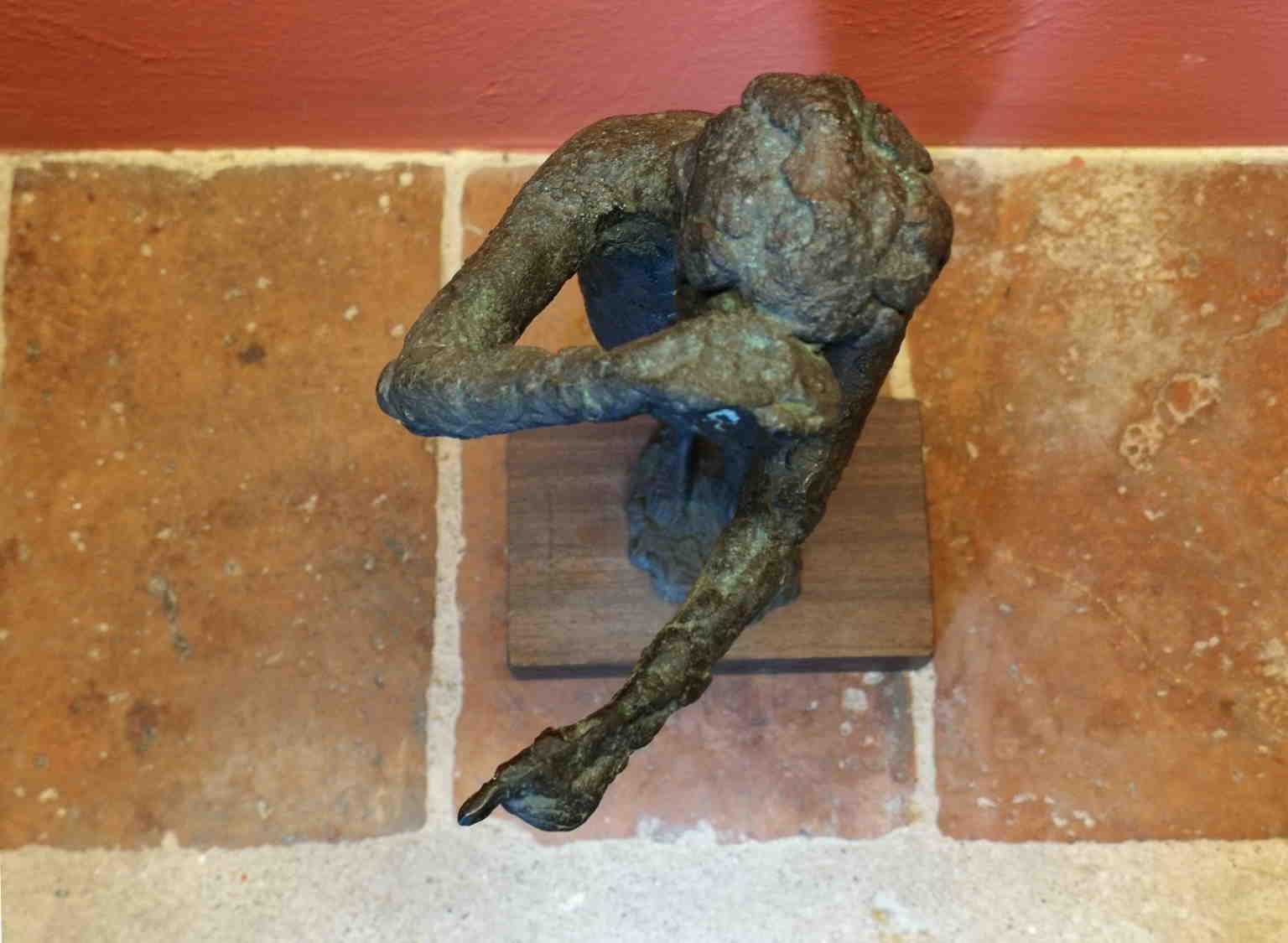 Tuscan Florentine Figurative Abstract Female Bronze Statue 20th century - Gold Abstract Sculpture by Quinto Martini