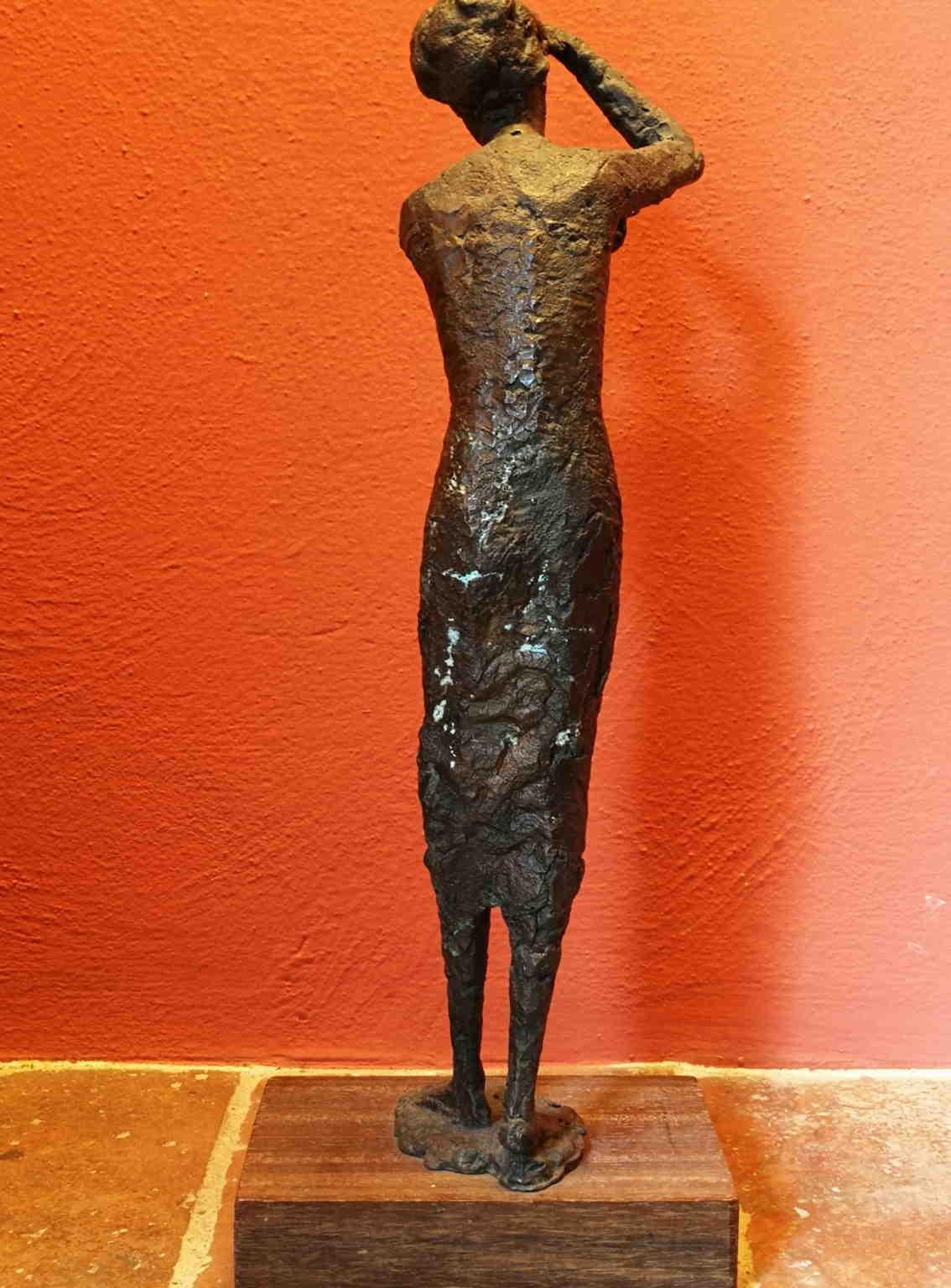 Tuscan Florentine Figurative Abstract Female Bronze Statue 20th century  For Sale 3