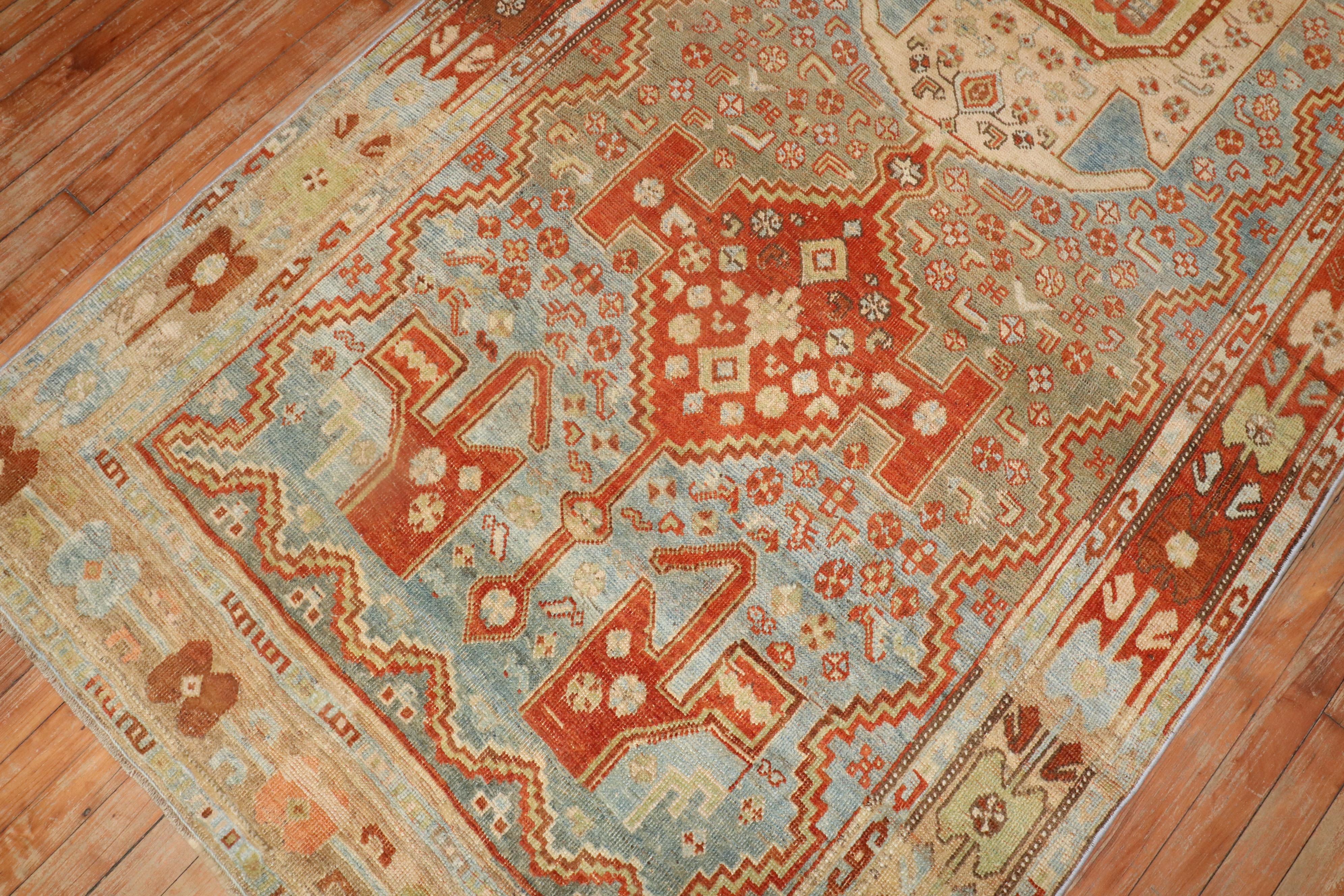 Antiker persischer Bidjar-Teppich im skurrilen Stil im Angebot 1