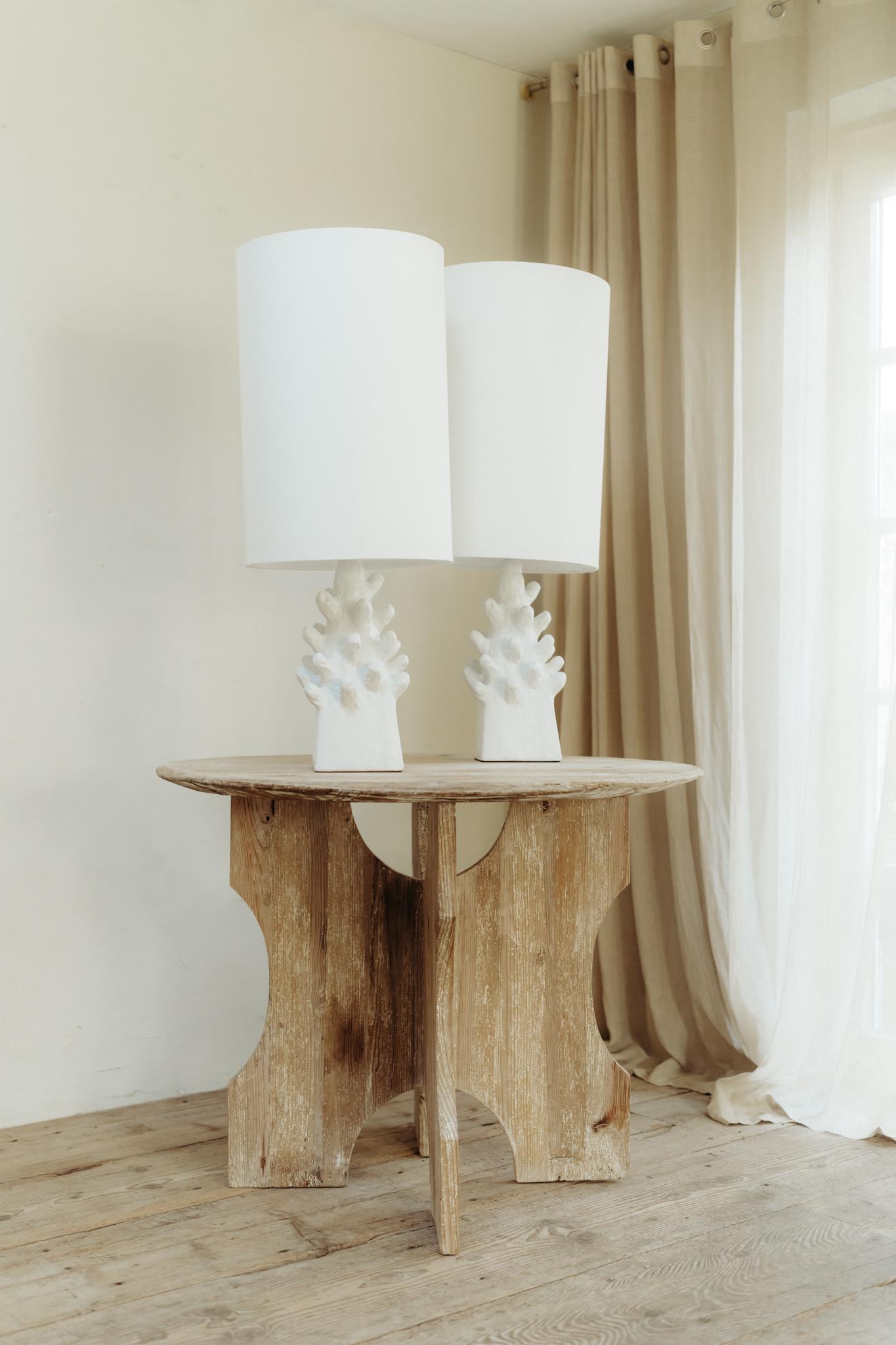 Lampes de table excentriques en céramique, abat-jour en lin blanc inclus en vente 2