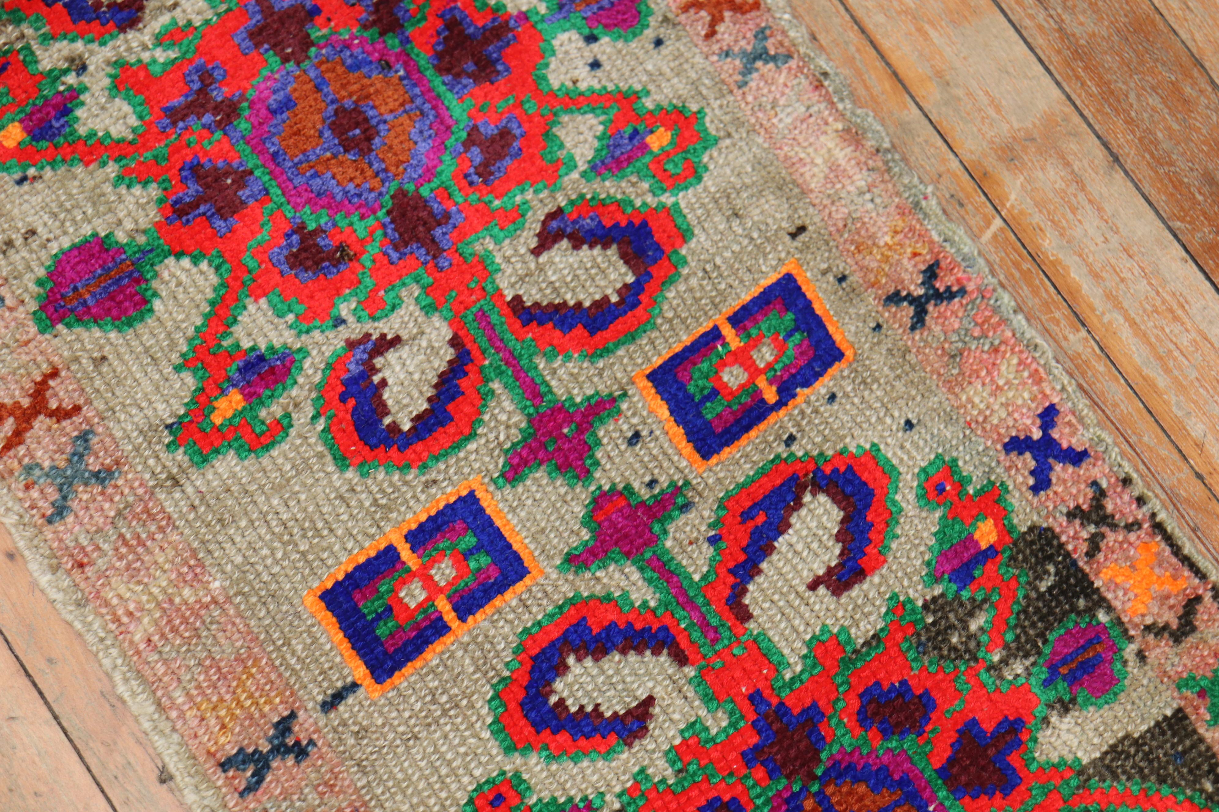 Quirky Mini Turkish Mat Rug In Good Condition For Sale In New York, NY