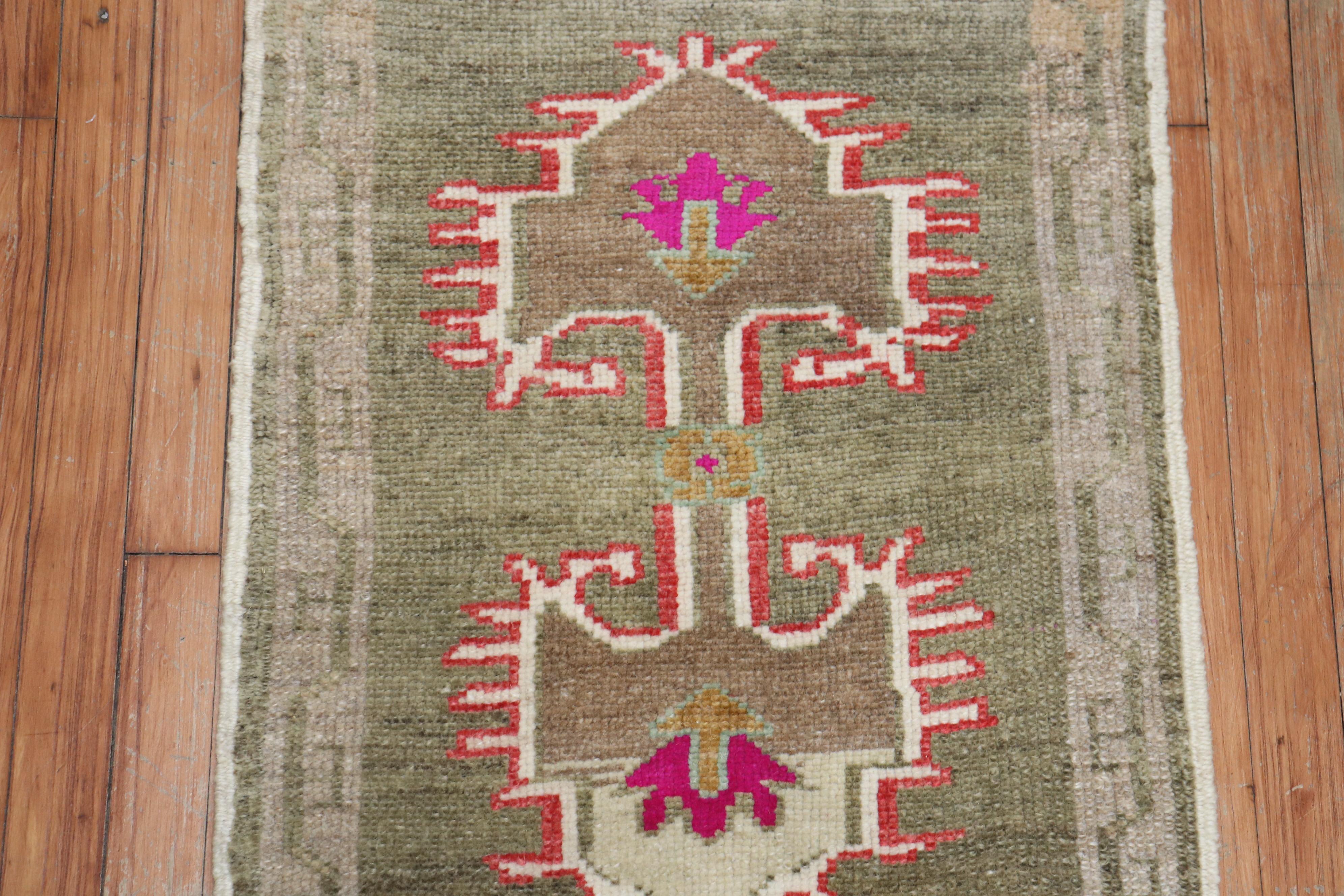 Quirky Turkish Anatolian Rug Mat In Good Condition For Sale In New York, NY