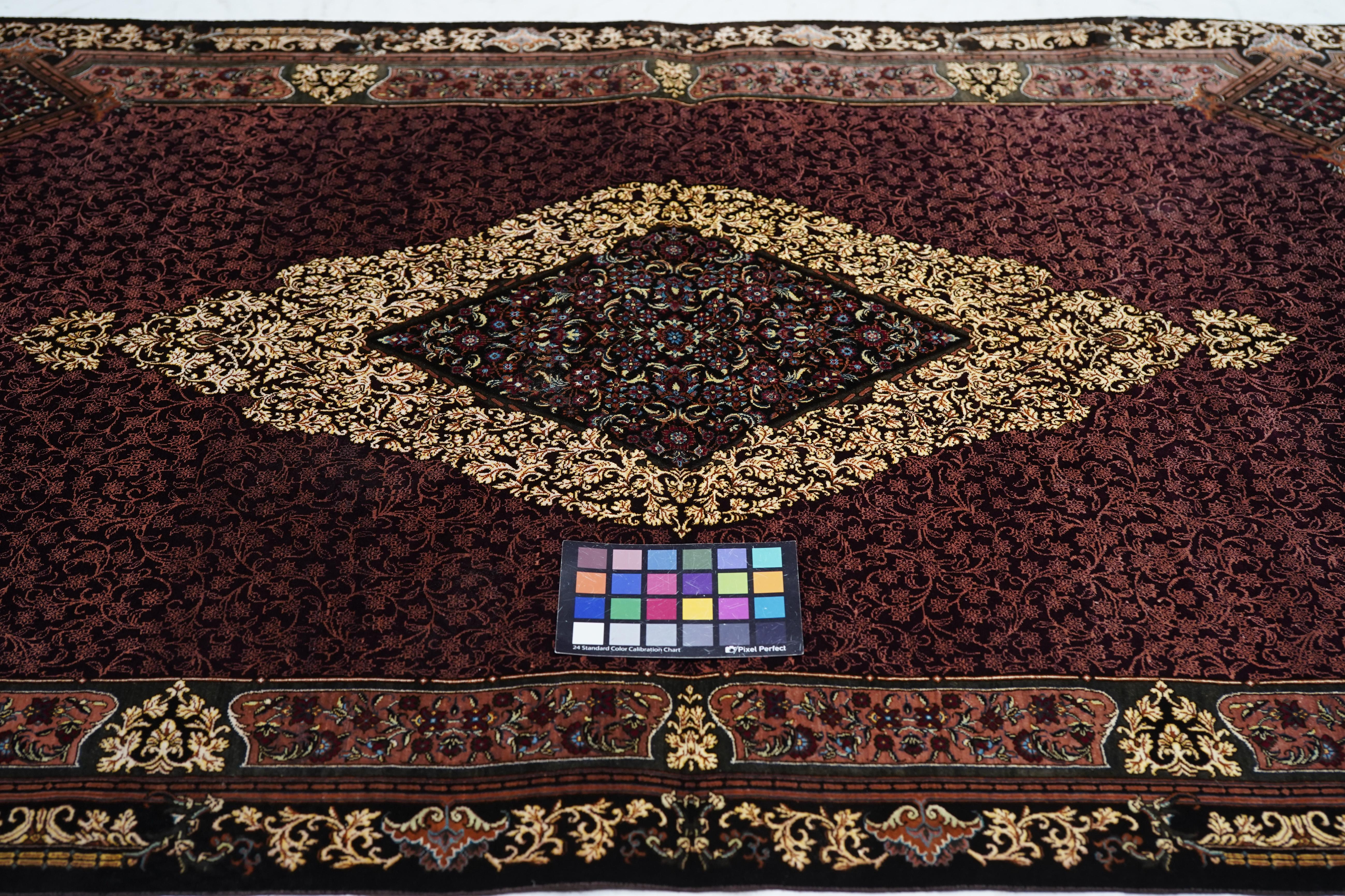 Feiner persischer Qum- Jamshidi-Teppich aus Seide im Vintage-Stil, signiert, 3'4'' x 4'11'' im Angebot 4