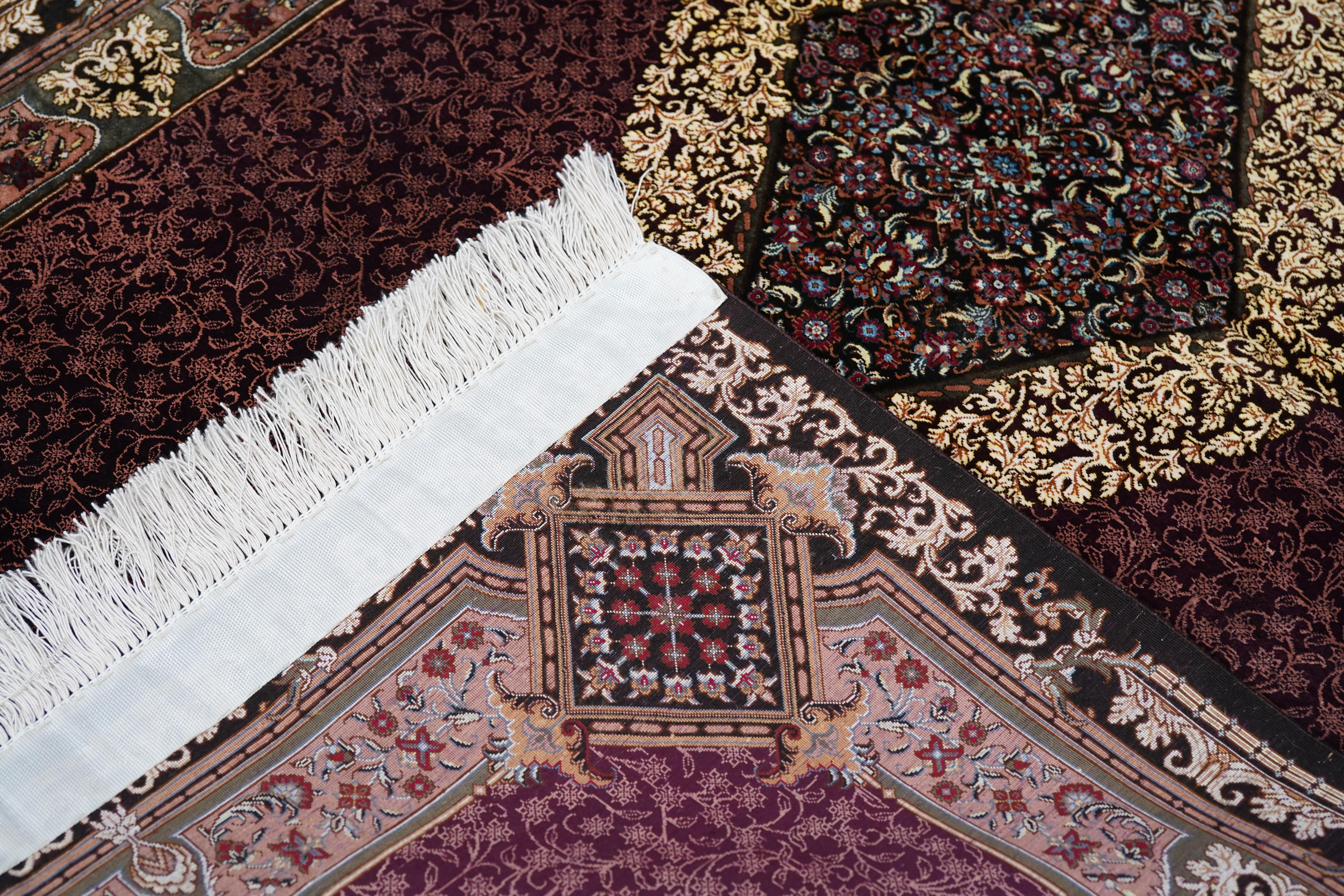 Feiner persischer Qum- Jamshidi-Teppich aus Seide im Vintage-Stil, signiert, 3'4'' x 4'11'' im Angebot 7