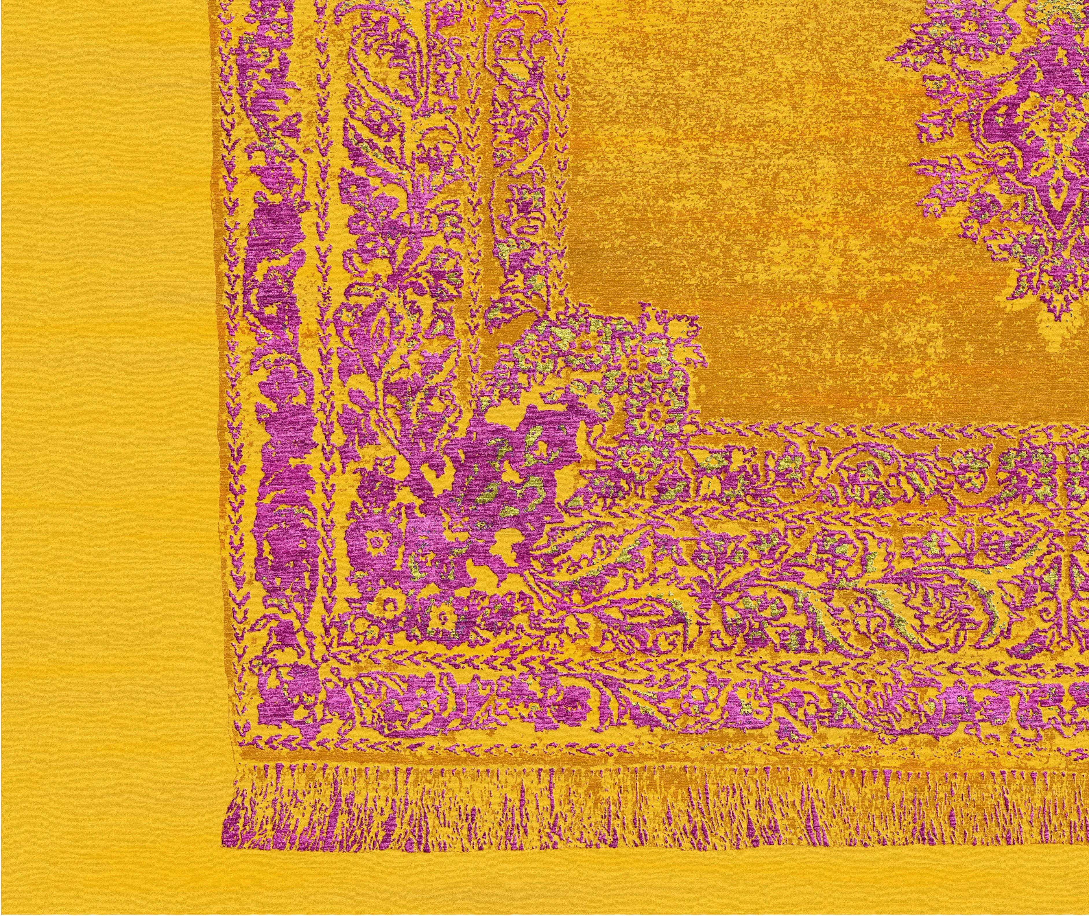 Qum Refracted Gold Orchidee Handgeknüpfter Teppich im zeitgenössischen modernen Design (21. Jahrhundert und zeitgenössisch) im Angebot