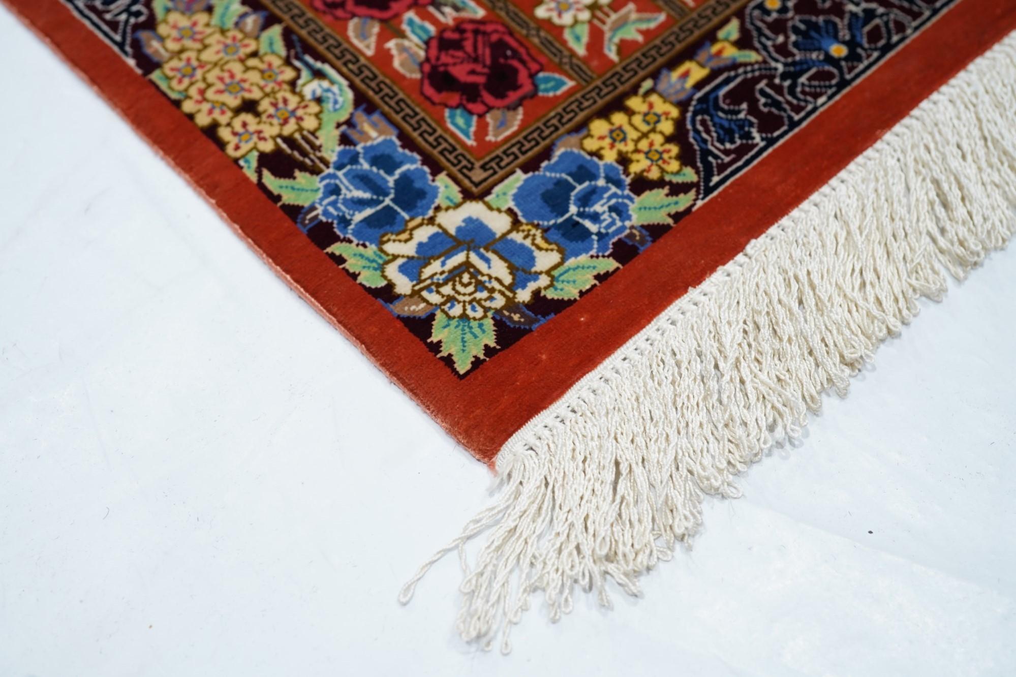 Qum Rug  In Good Condition For Sale In New York, NY