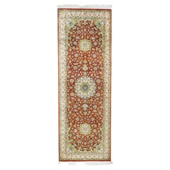 Tapis persan en soie QumFine 2'3'' x 6'8''