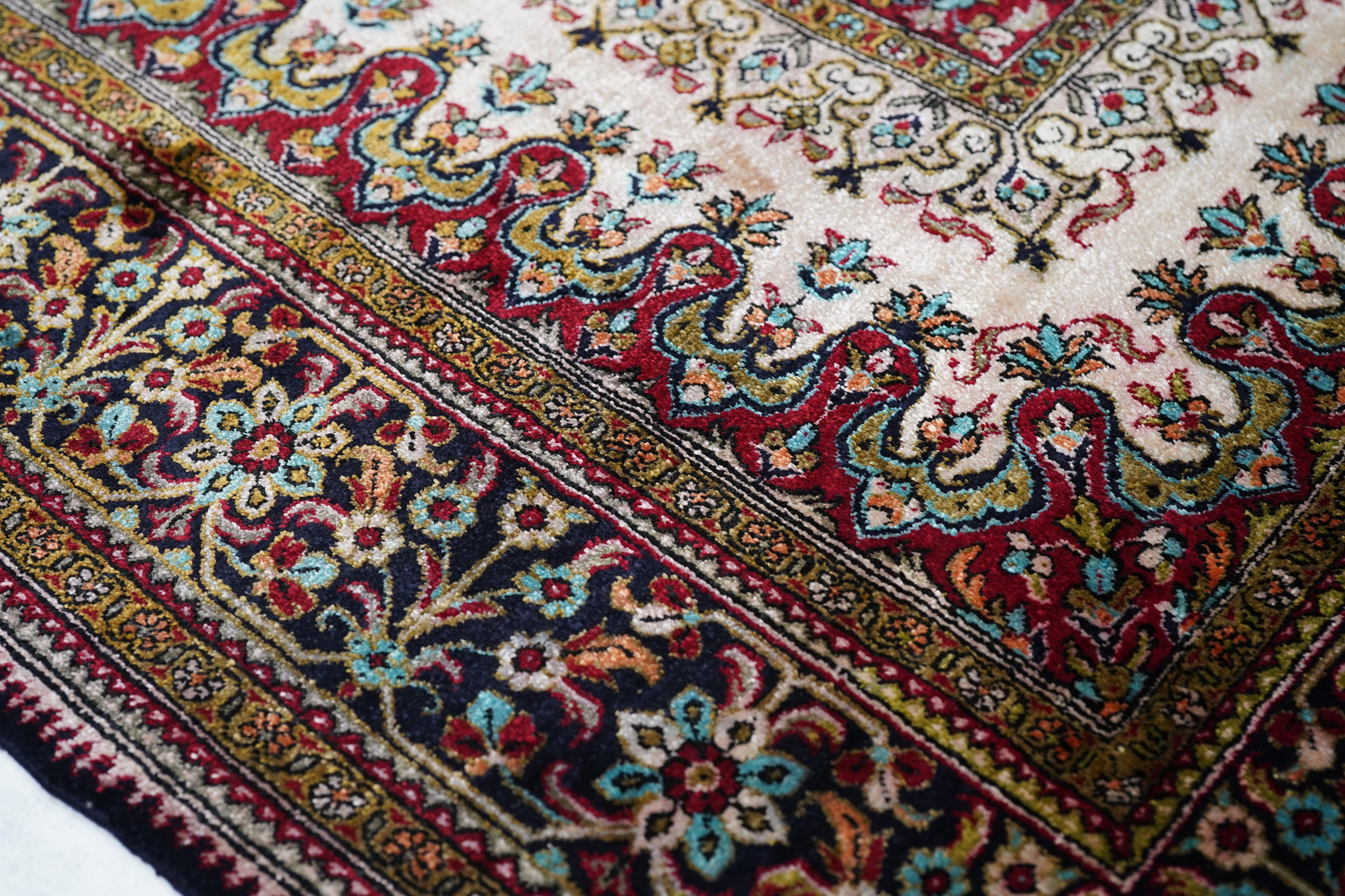 Fine Silk Persian Qum Rug 3'6'' x 5'0'' In Good Condition For Sale In New York, NY