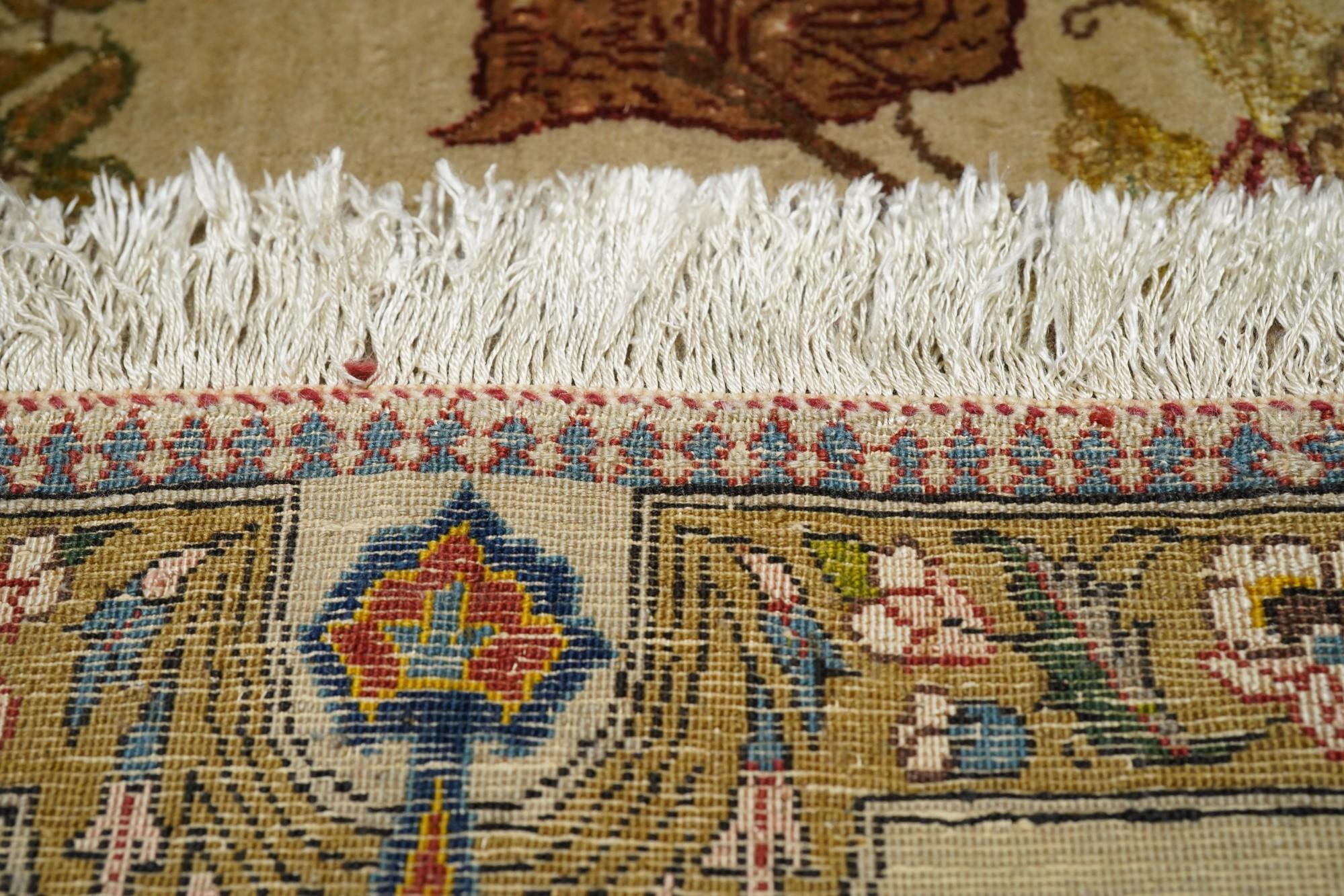 Äußerst feiner persischer Teheran-Teppich aus Wolle und Seide 4'4'' x 7'4'' im Angebot 7