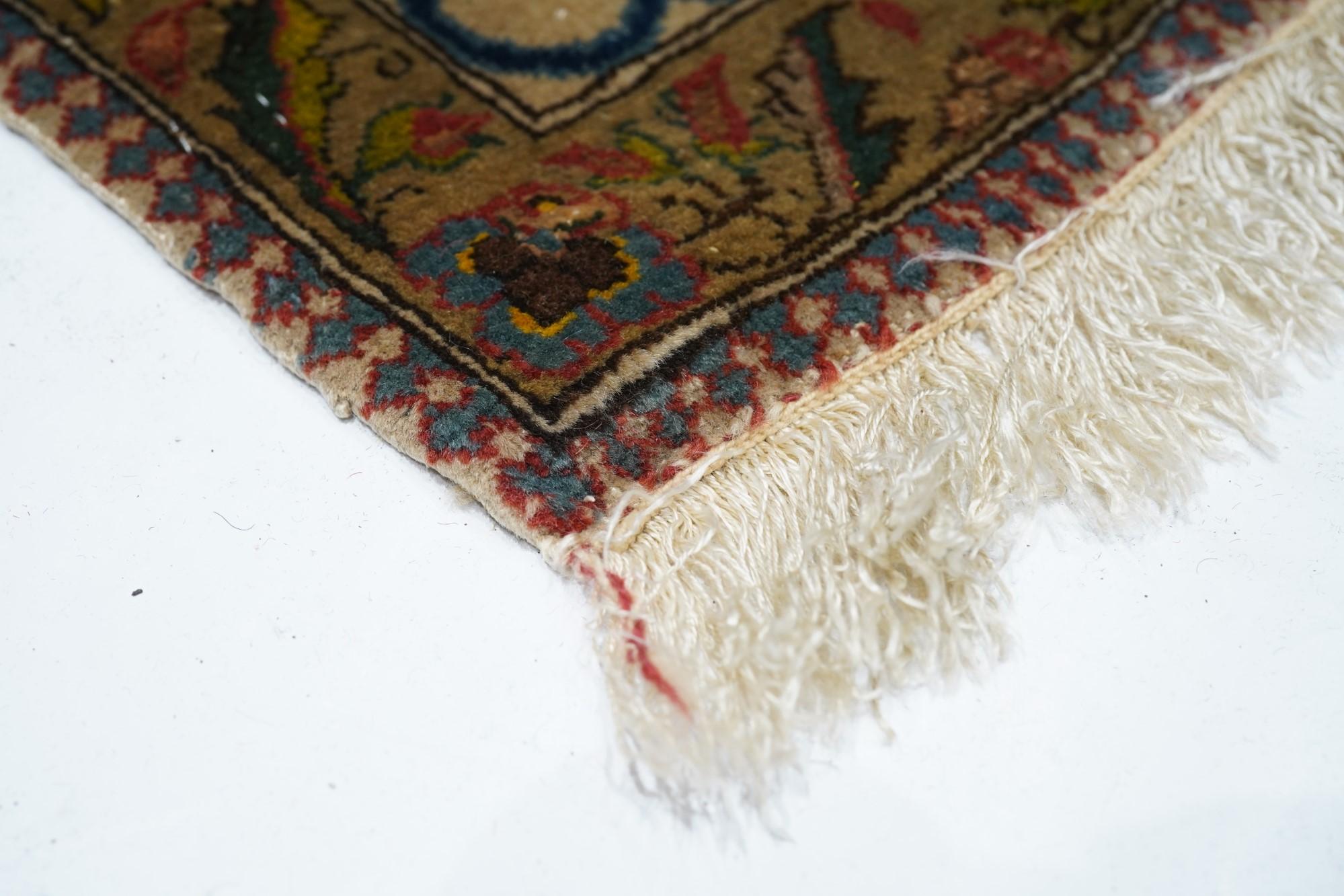 Äußerst feiner persischer Teheran-Teppich aus Wolle und Seide 4'4'' x 7'4'' im Zustand „Hervorragend“ im Angebot in New York, NY