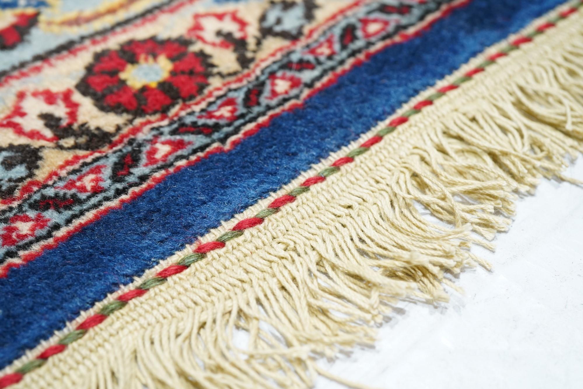 Vintage Qum Rug 8'7'' x 11'9'' In Excellent Condition For Sale In New York, NY