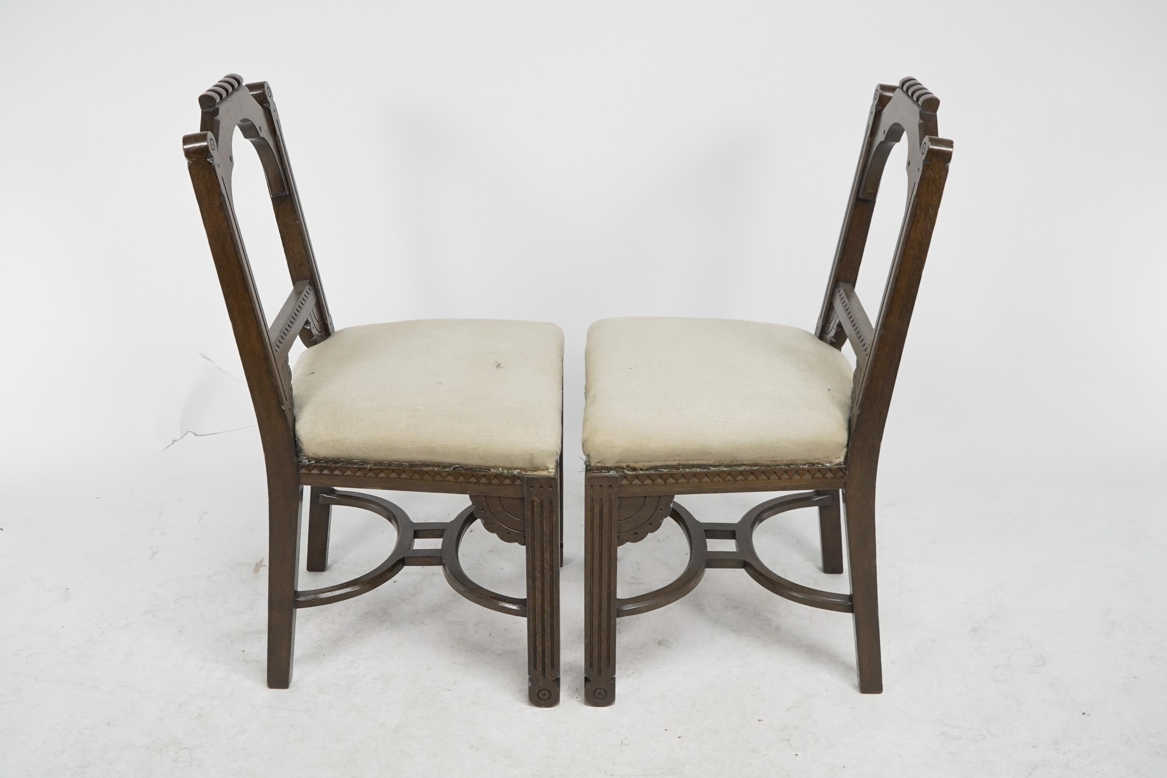 R Boyd. in the style of Dr C Dresser. A pair of oak side chairs In Good Condition For Sale In London, GB