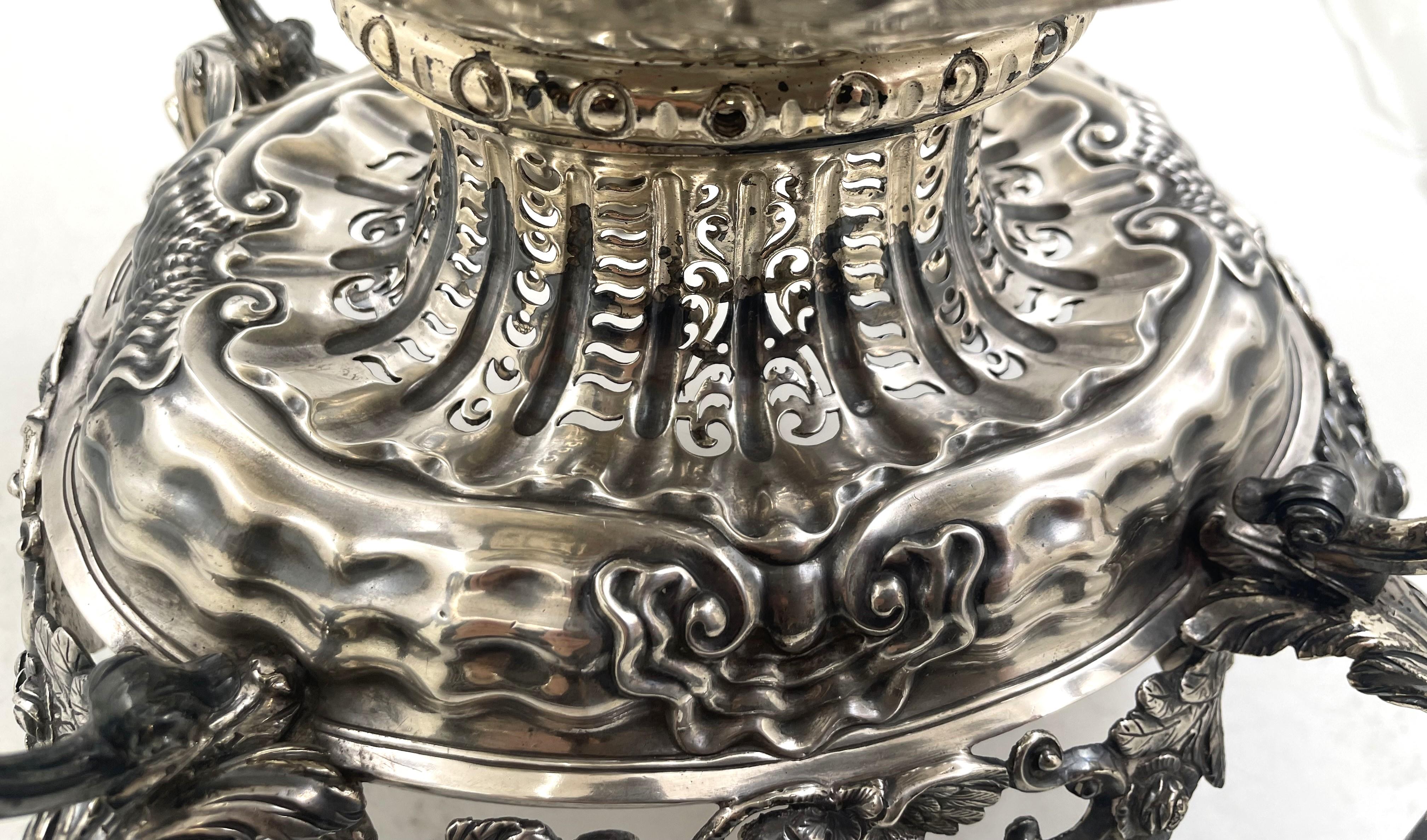 R. Centrotavola Epergne in argento Sterling di Calderwood della metà del XVIII secolo in vendita 3