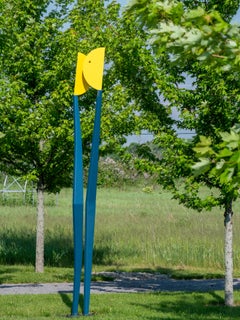 Facetime - tall, playful, minimalist, abstract steel outdoor sculpture