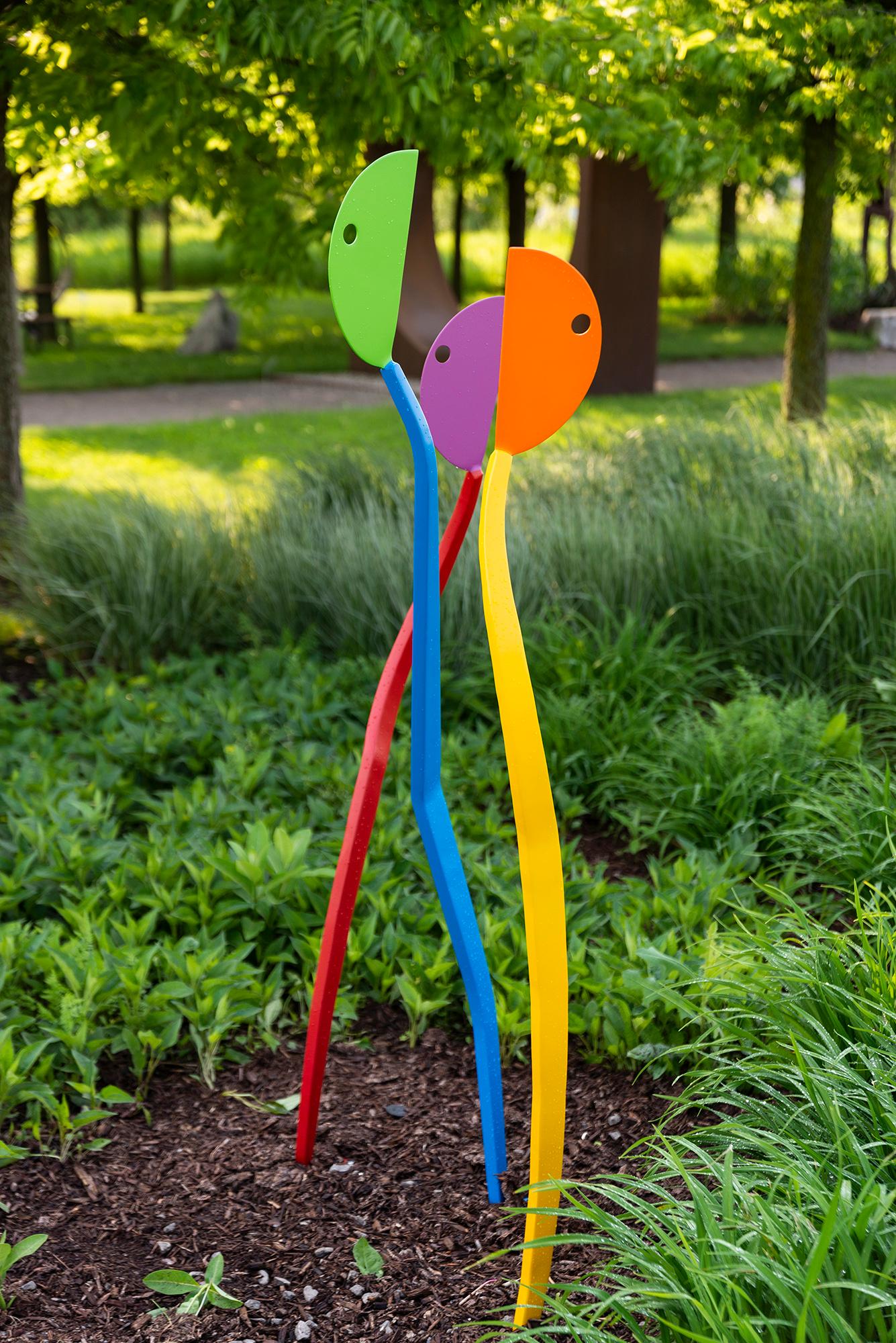 Red, Yellow and Blue - sculpture minimaliste et abstraite en acier peint par poudrage - Vert Figurative Sculpture par R. Clark Ellis