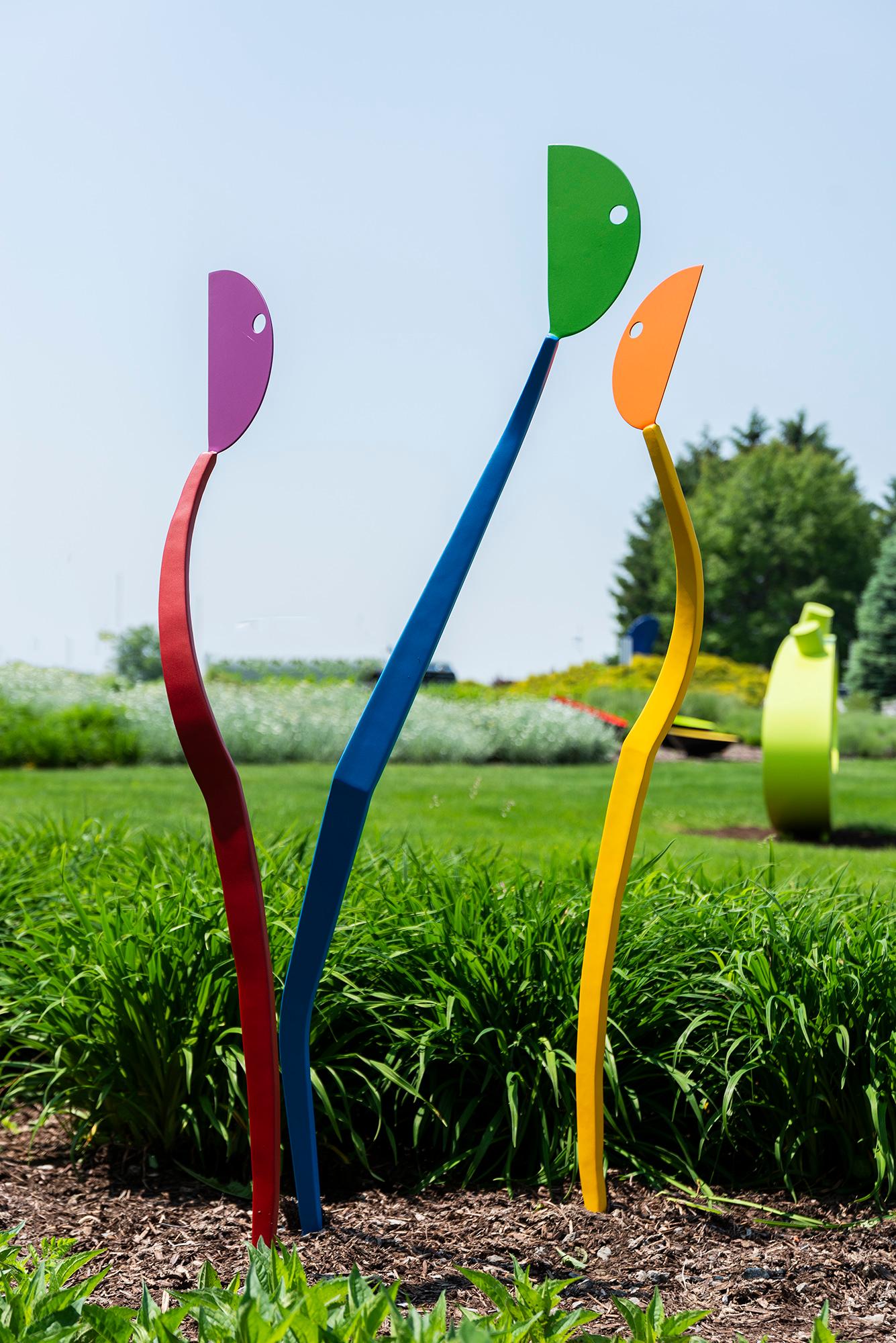 Red, Yellow and Blue - sculpture minimaliste et abstraite en acier peint par poudrage en vente 2