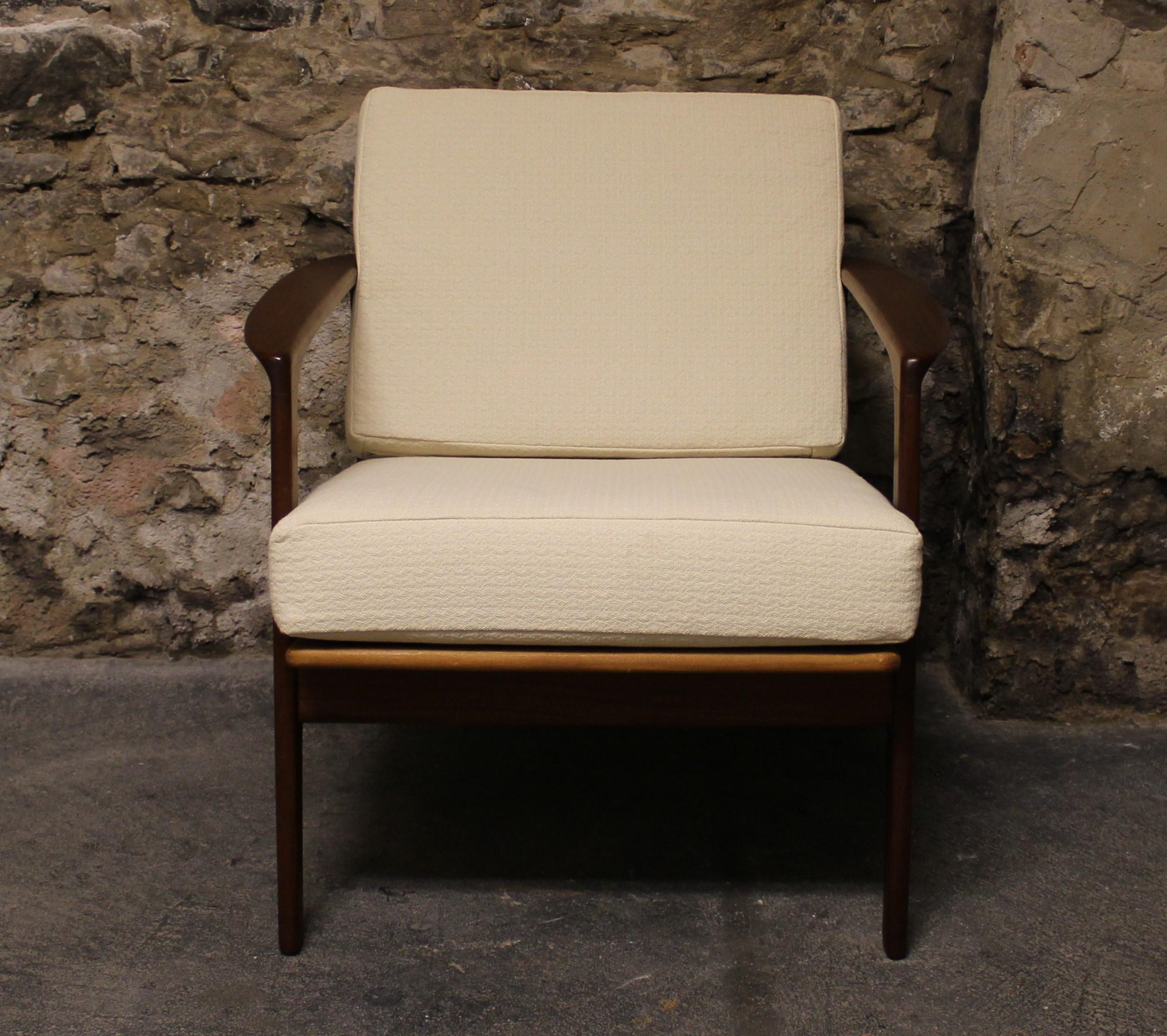R. Huber Mid-Century Modern Teak Sofa and Chair Set 5