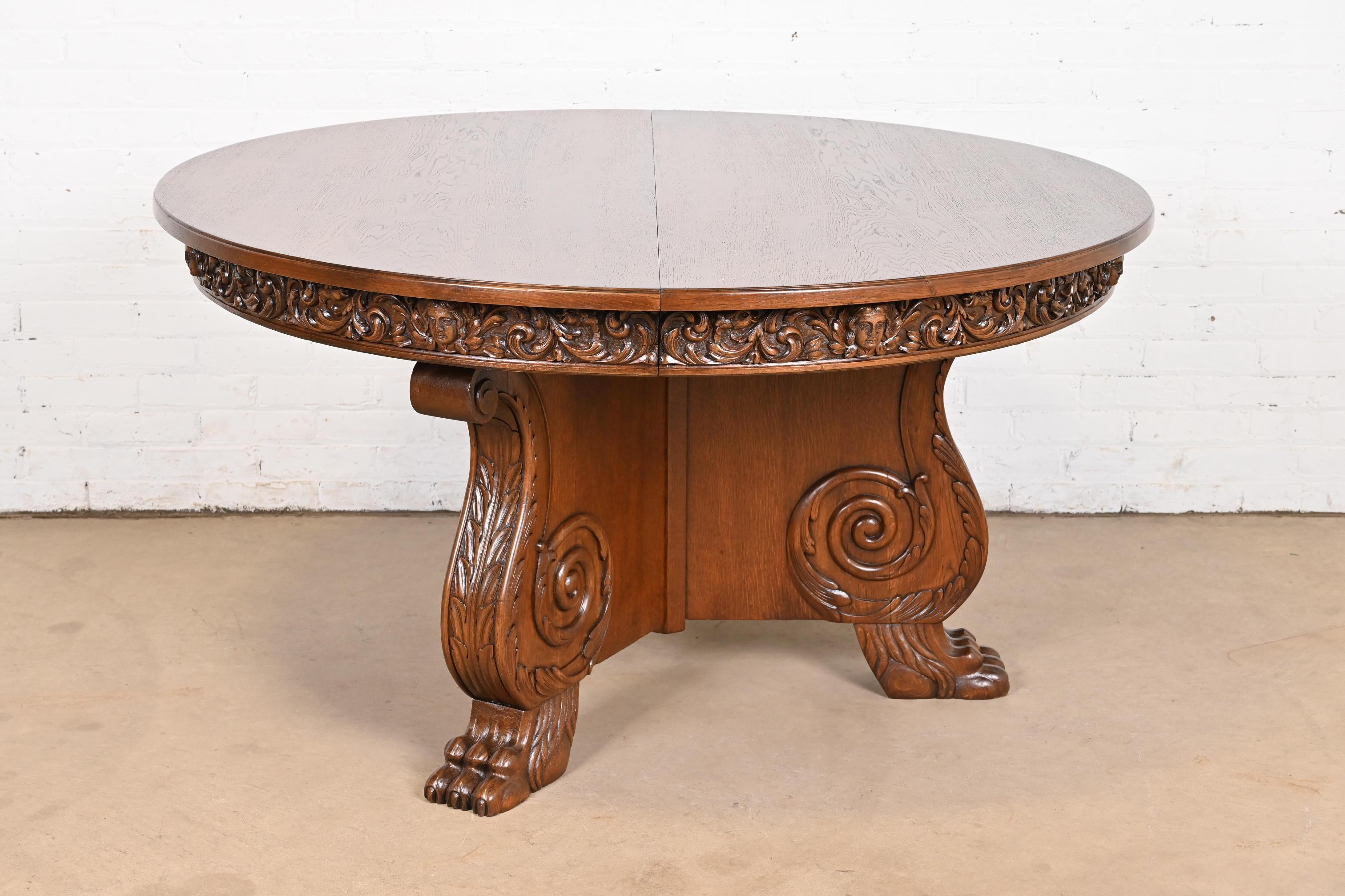 Américain R. J. Horner Antique Victorian Carved Pedestal Pedestal Dining Table (Table à manger à rallonge en chêne sculpté) en vente