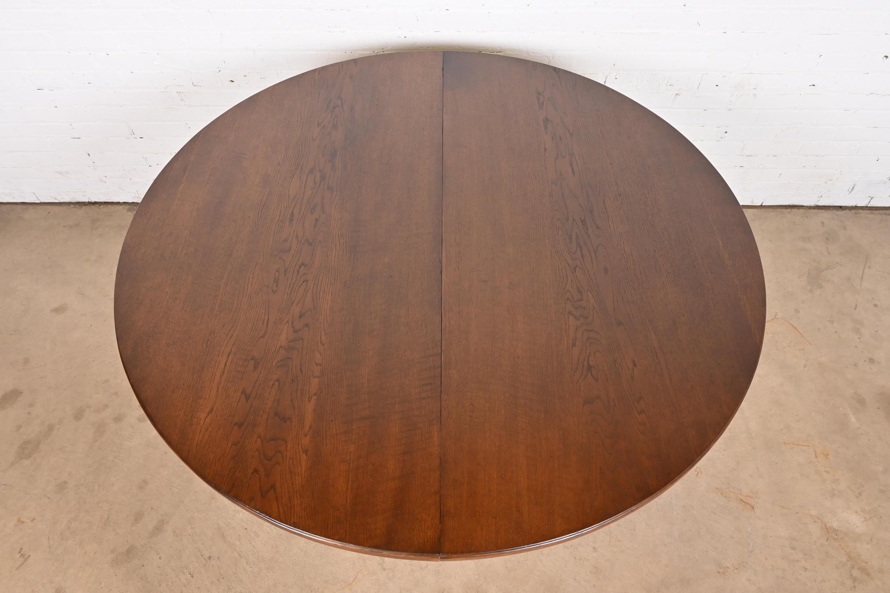 XIXe siècle R. J. Horner Antique Victorian Carved Pedestal Pedestal Dining Table (Table à manger à rallonge en chêne sculpté) en vente