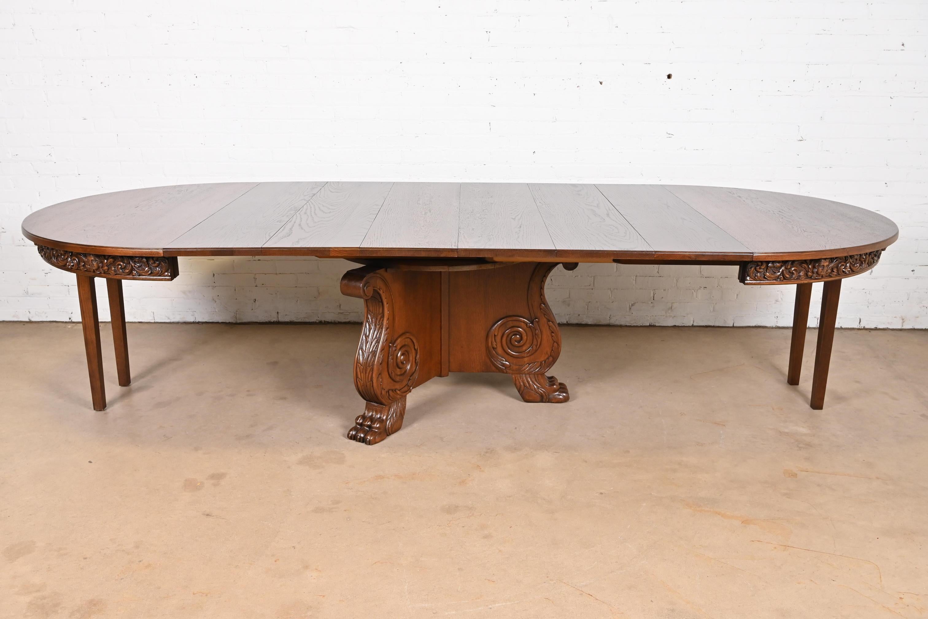 R. J. Horner Antique Victorian Carved Pedestal Pedestal Dining Table (Table à manger à rallonge en chêne sculpté) en vente 1