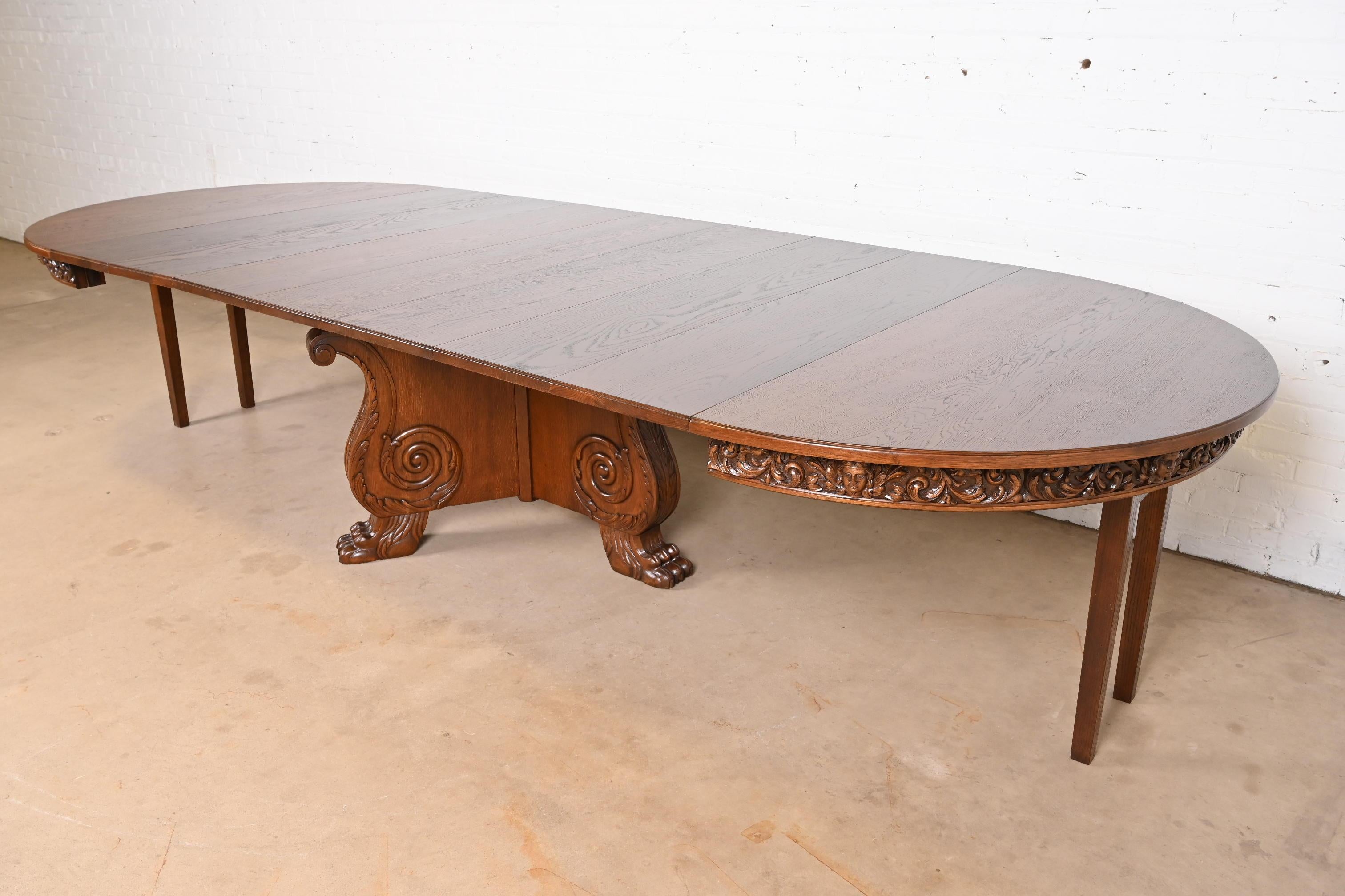 R. J. Horner Antique Victorian Carved Pedestal Pedestal Dining Table (Table à manger à rallonge en chêne sculpté) en vente 2
