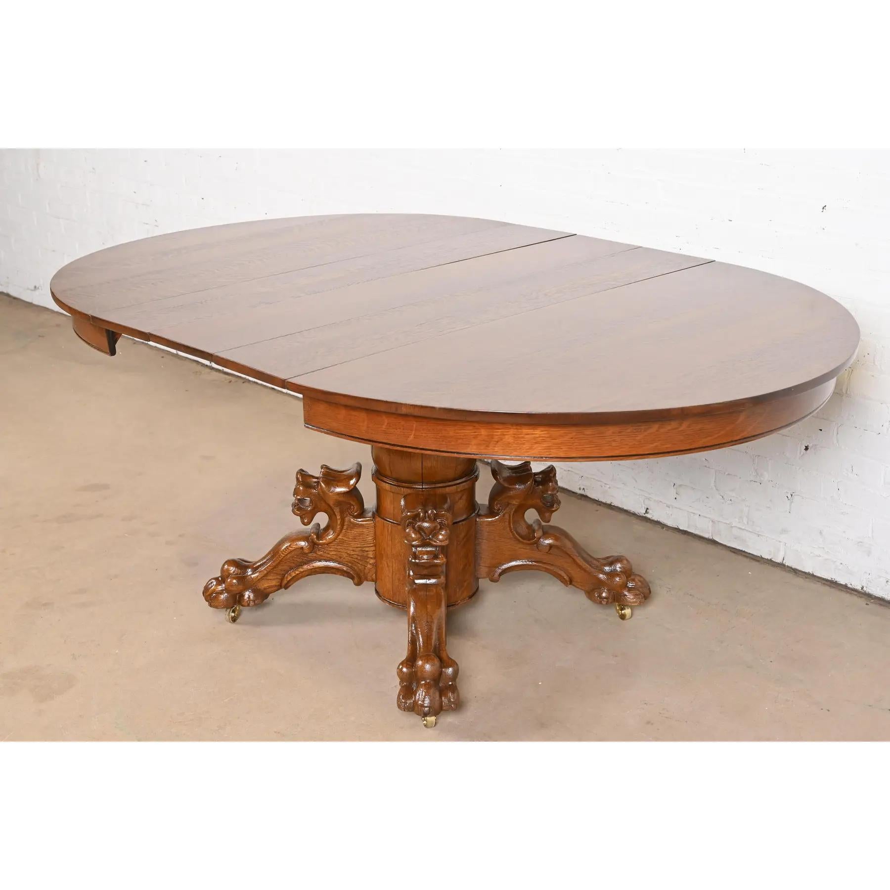 R. J. Horner table de salle à manger victorienne ancienne à rallonge en chêne avec piédestal, revernie en vente 3