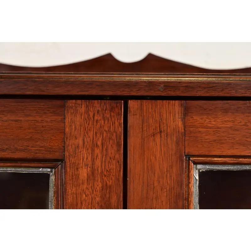 Vetro R. J. Horner: libreria in vetro in stile Arts & Crafts in mogano, circa 1920 in vendita