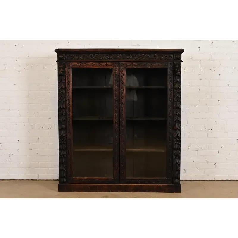 R. J. Horner Stil Antike viktorianische geschnitzte Eiche Bücherschrank, CIRCA 1880s (Viktorianisch) im Angebot