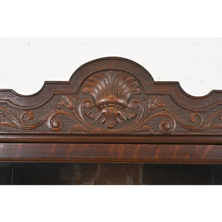 Verre R. J. Horner Antique Victorian Carved Oak Triple Bookcase, Circa 1890s (bibliothèque triple en chêne sculpté) en vente