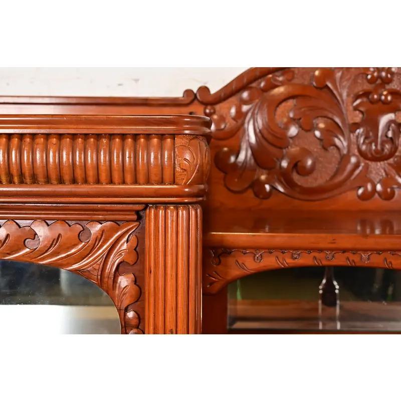 R. J. Horner - Libreria tripla in legno di ciliegio in stile vittoriano, Circa 1880 in vendita 2