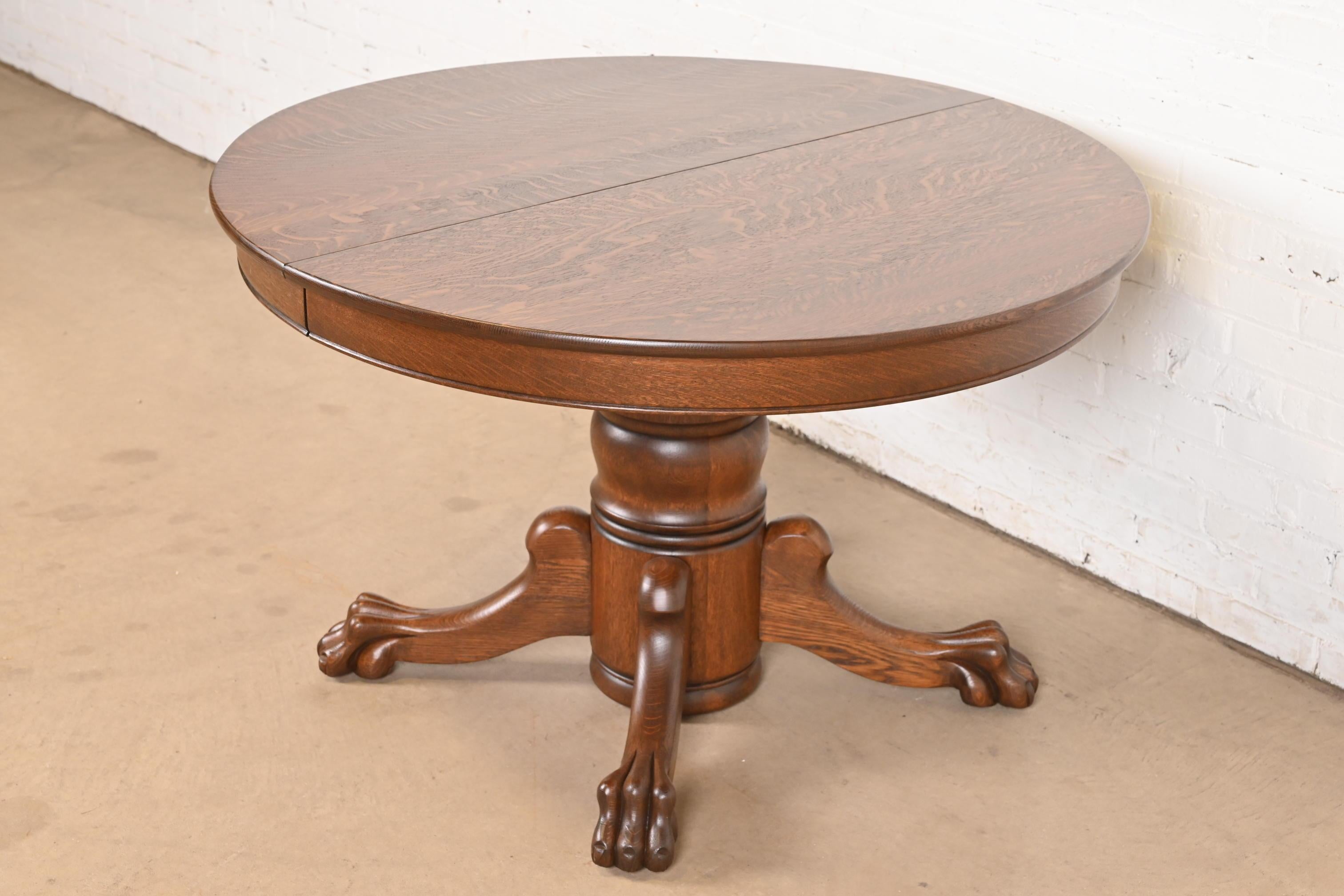 Américain R. J. Horner Style Antique Victorian Pedestal Oak Extension Dining Table en vente