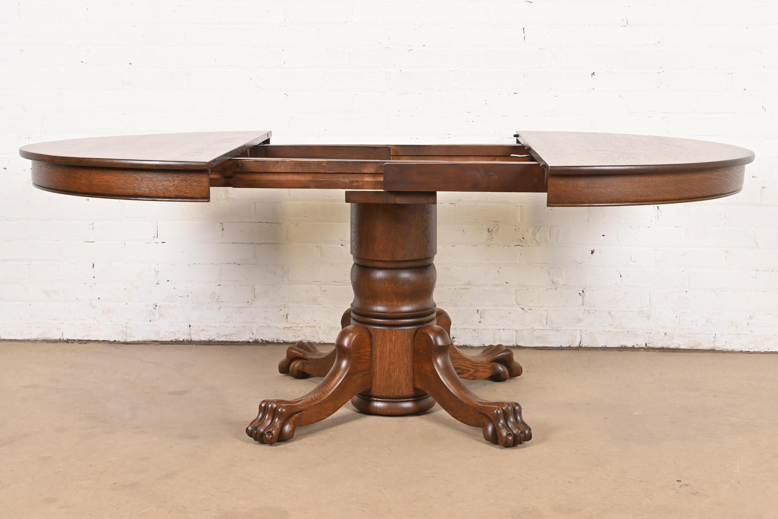 Chêne R. J. Horner Style Antique Victorian Pedestal Oak Extension Dining Table en vente