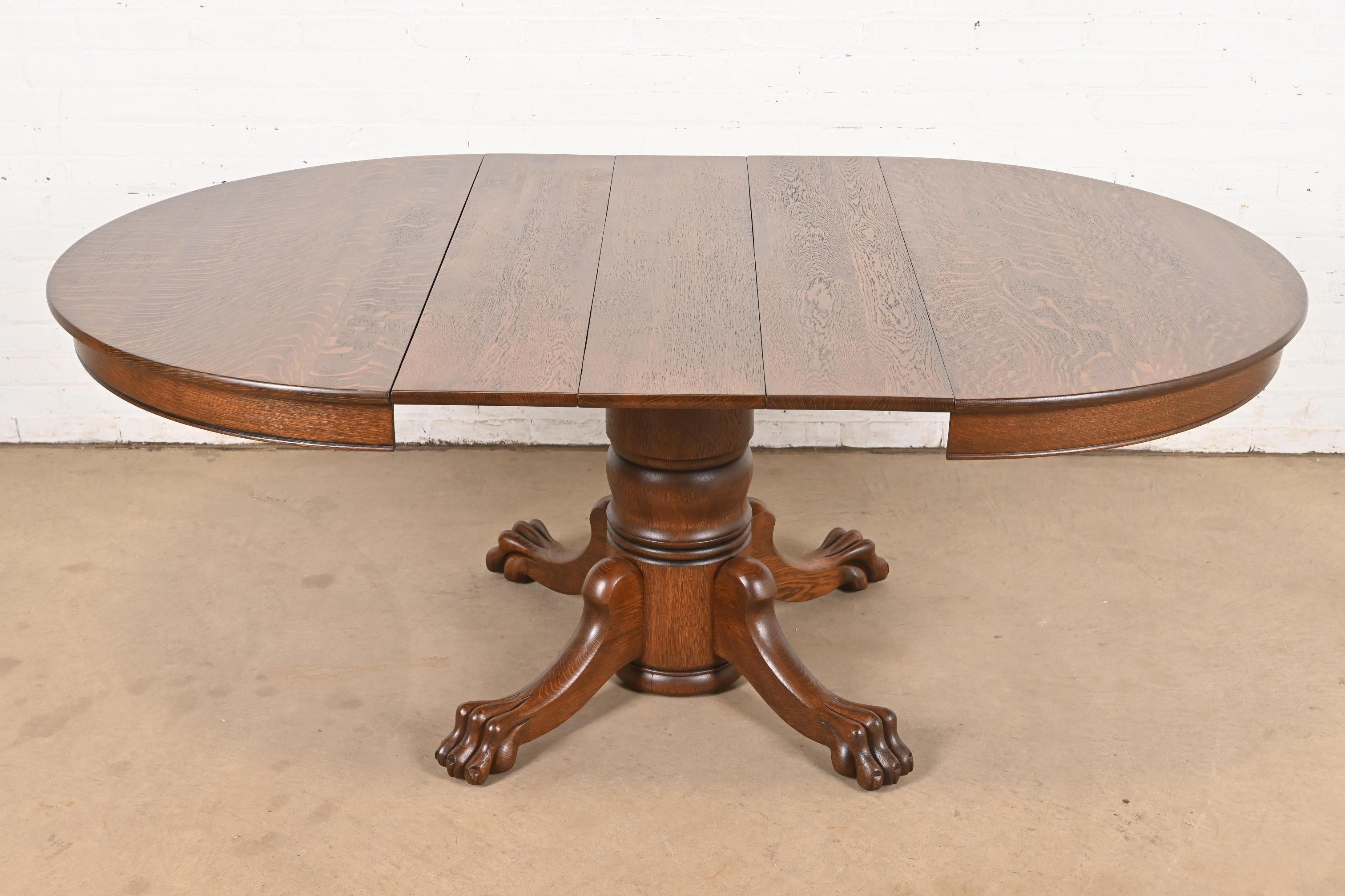 R. J. Horner Style Antique Victorian Pedestal Oak Extension Dining Table en vente 1