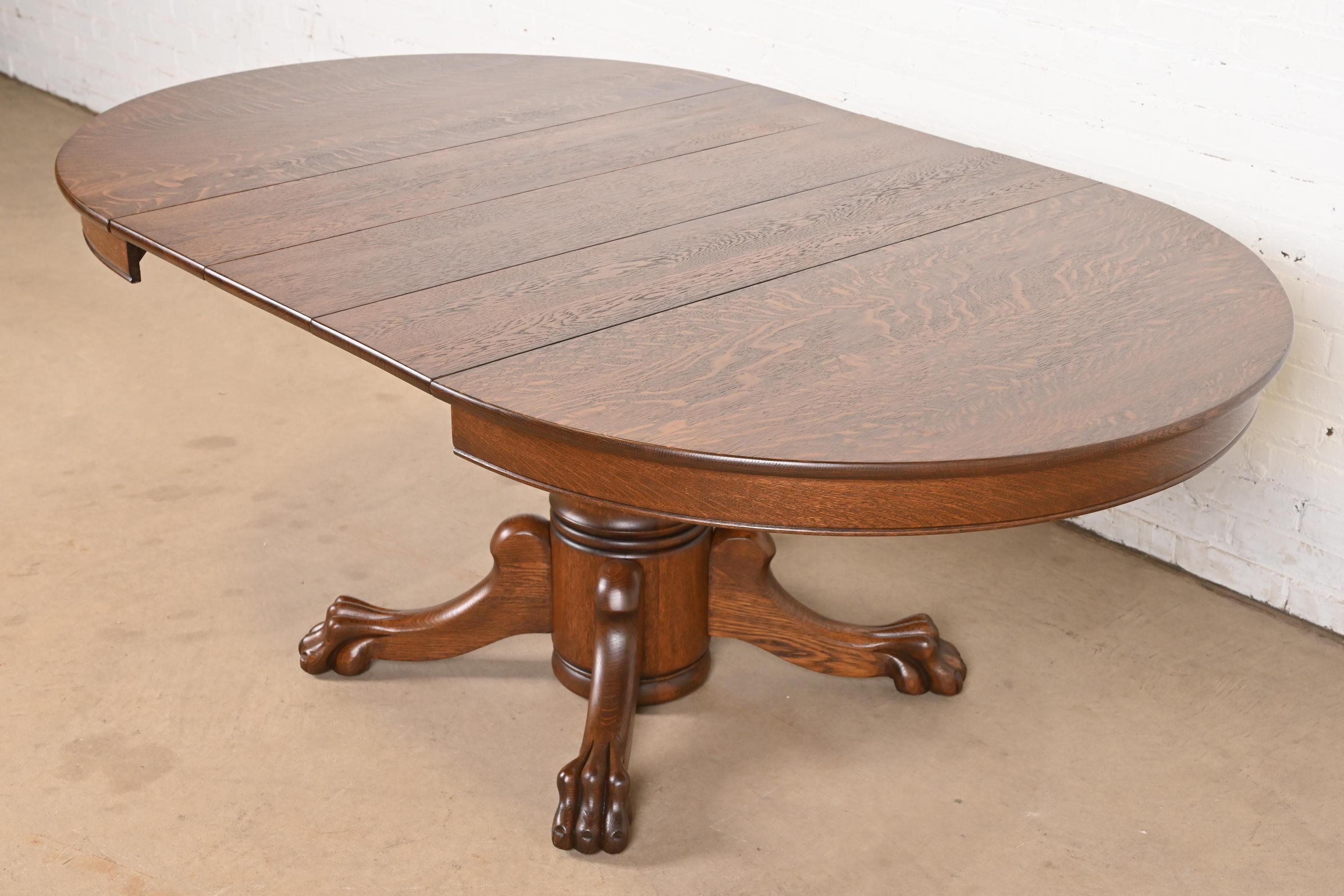 R. J. Horner Style Antique Victorian Pedestal Oak Extension Dining Table en vente 2