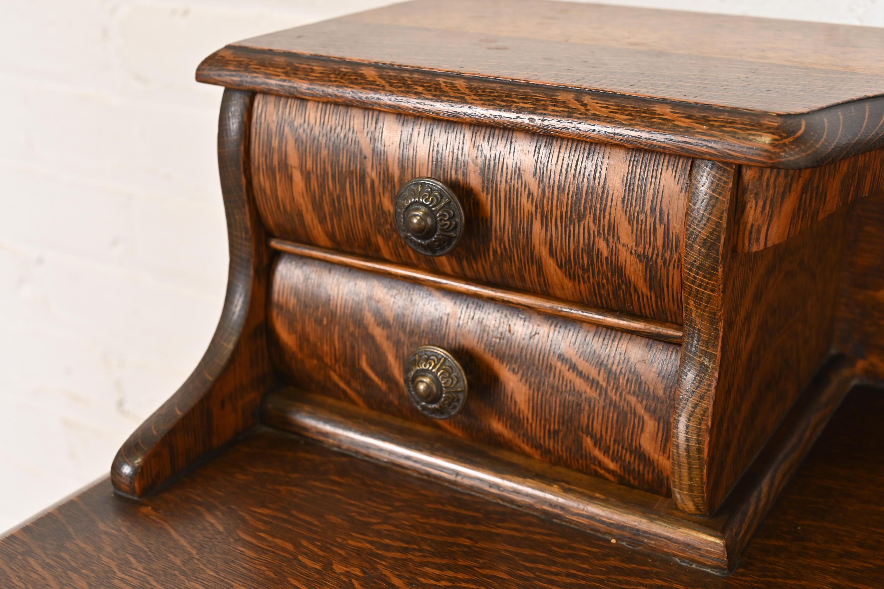 Bureau victorien ancien pour femmes de style R. J. Horner, vers 1890 en vente 1