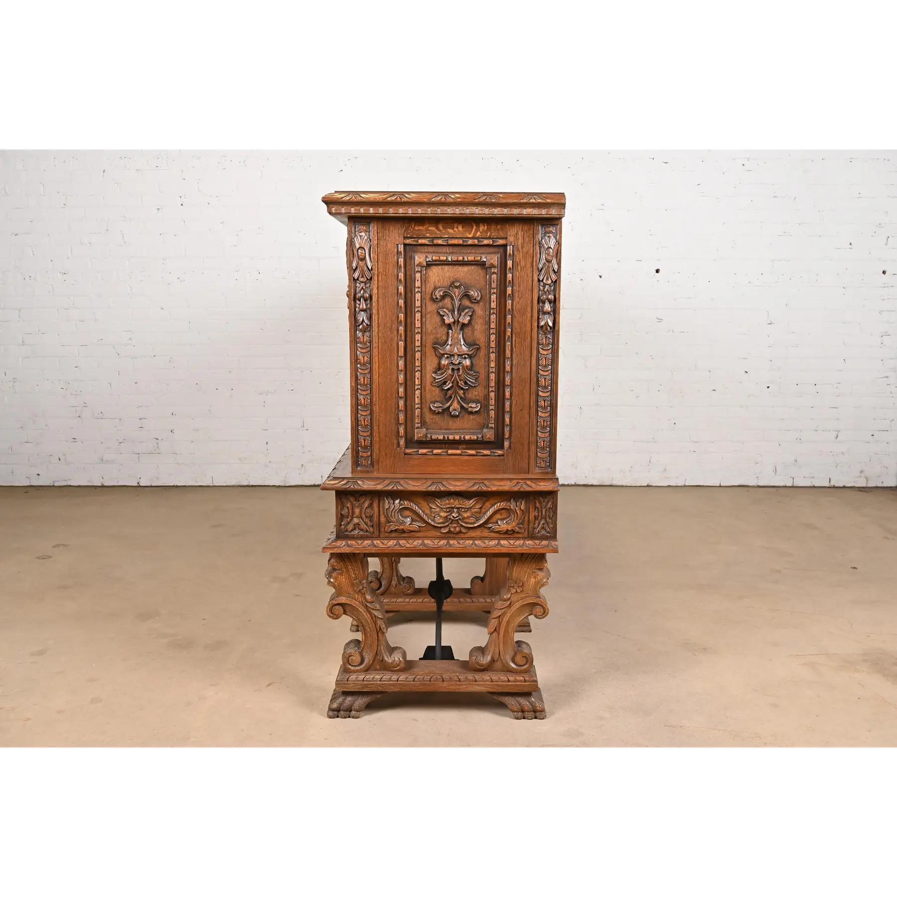R. J. Horner Style Renaissance Revival Monumental Ornate Carved Oak Sideboard For Sale 3