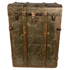 R. L. i. Travel Trunk with wheels