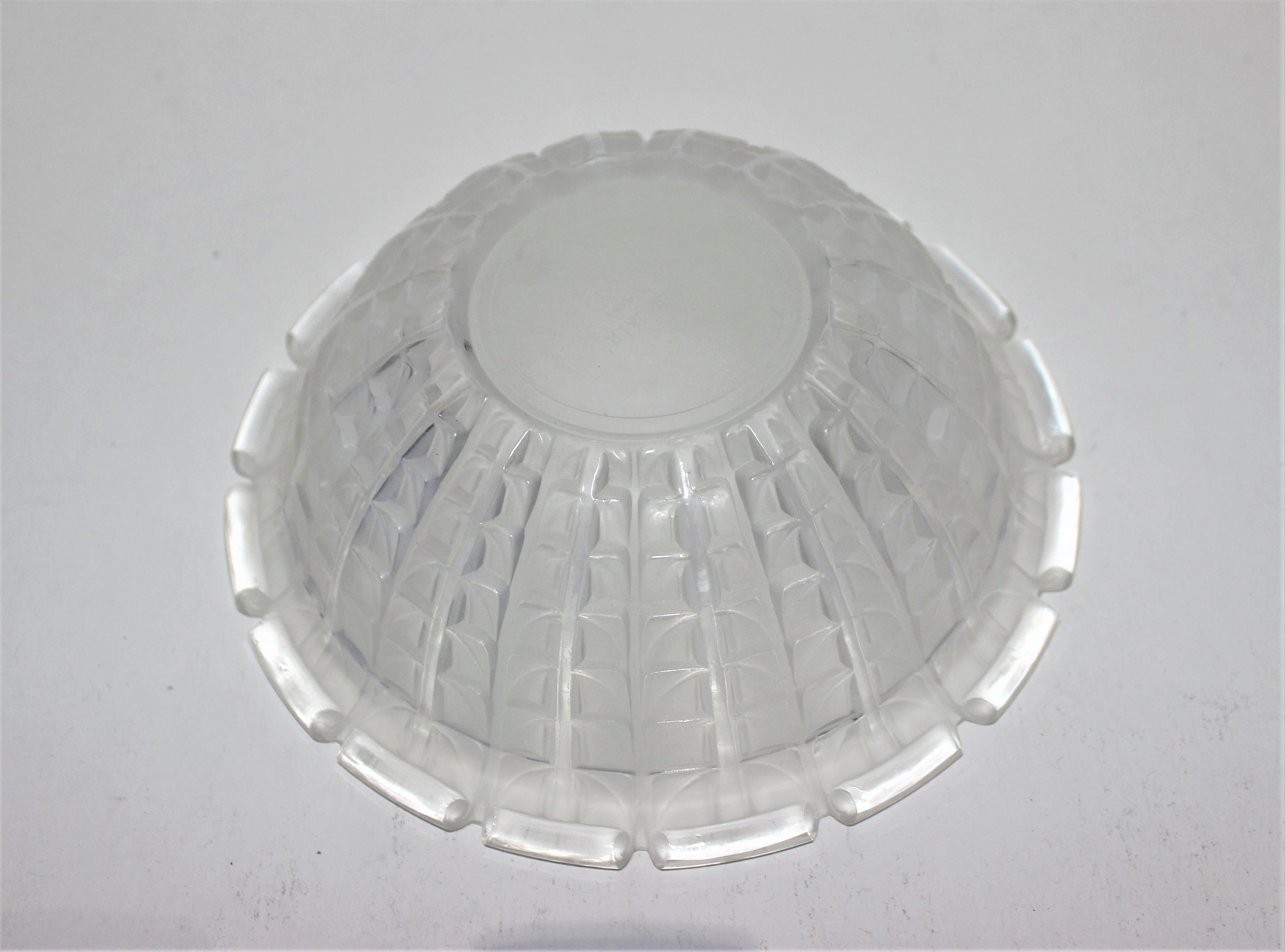 R. Lalique 1928 Acacia Opalescent Bowl For Sale 2