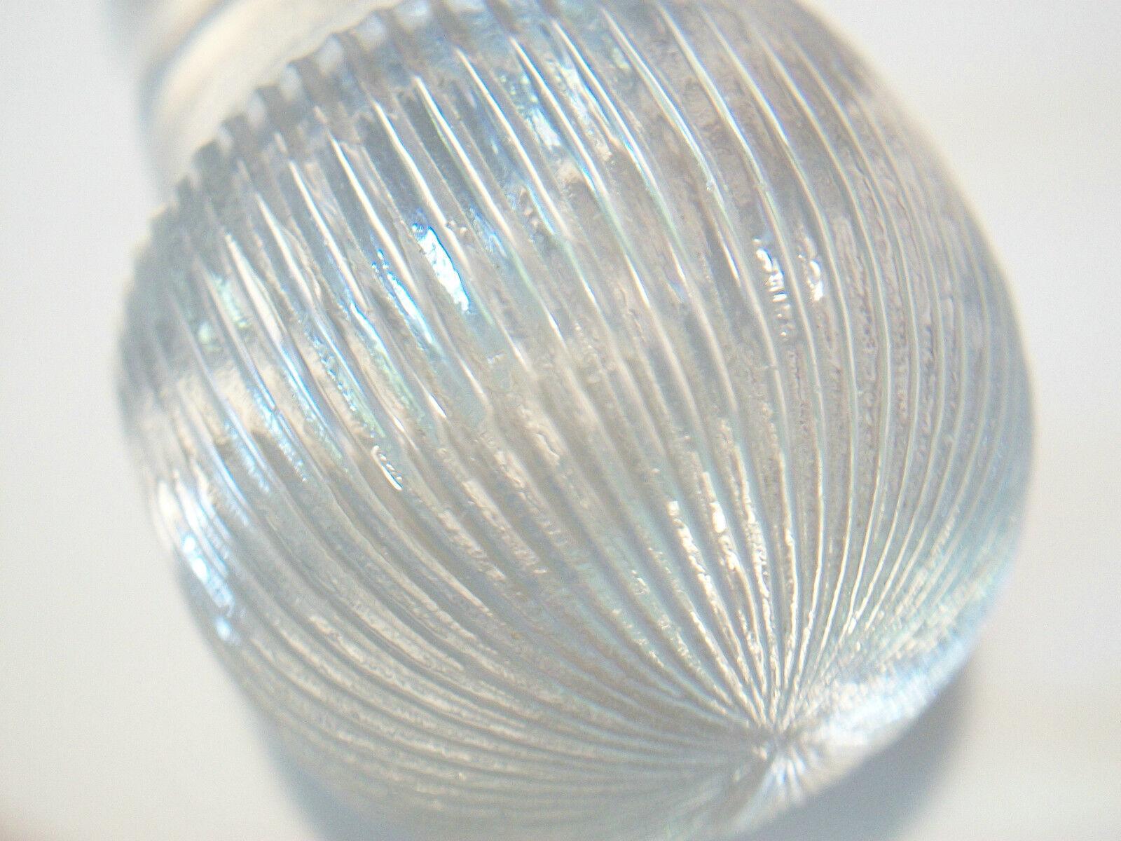 R. LALIQUE - Antique Stopper - Clear Glass - Mushroom Shape - Early 20th Century For Sale 4