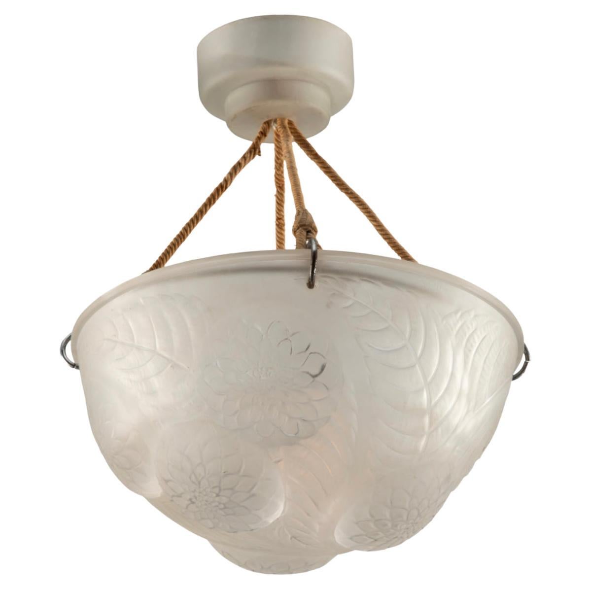 R. Lalique Clear and Frosted Glass Dahlias Plafonnier Chandelier 