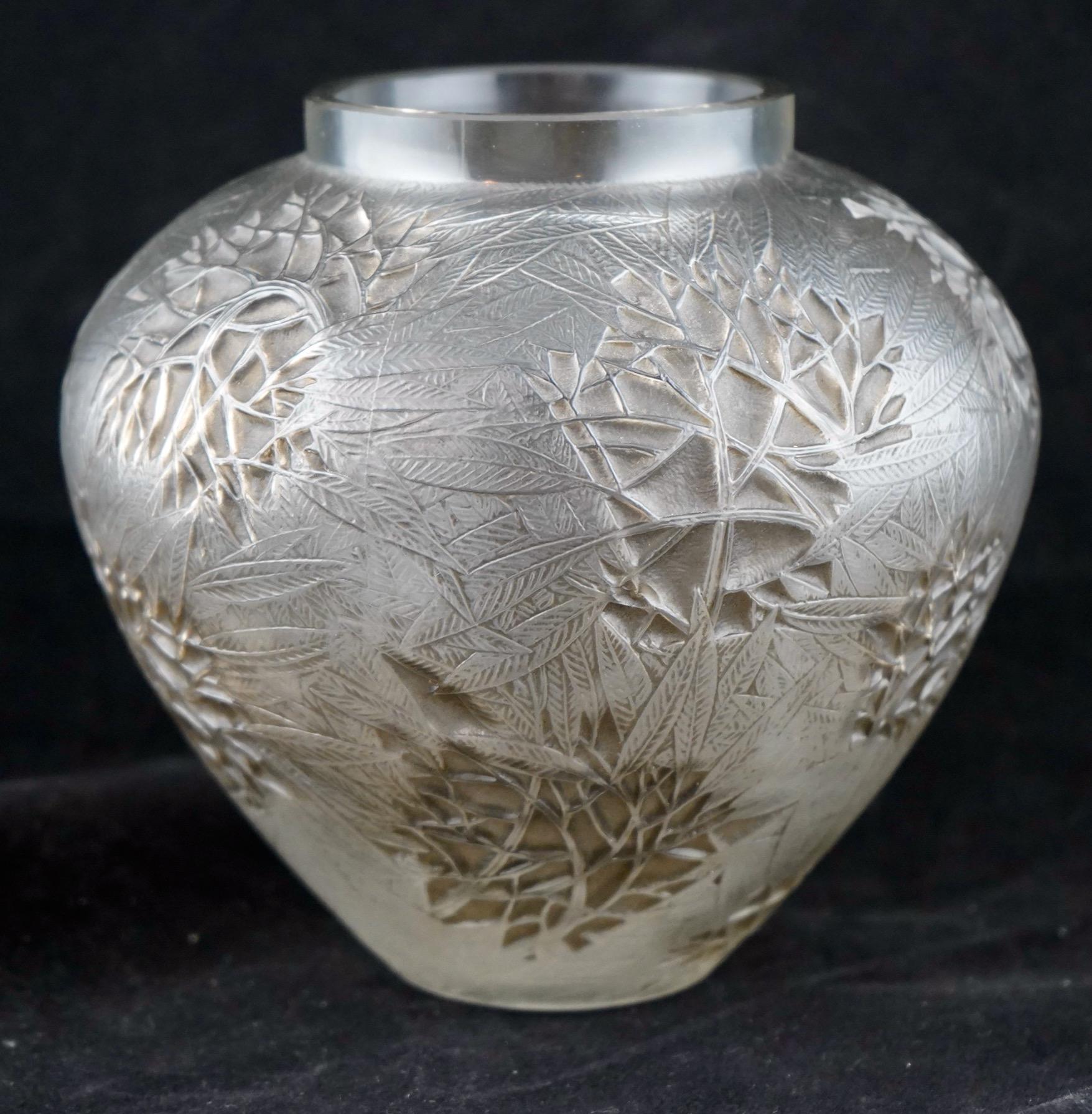 R Lalique Vase aus Esterel in grauer Patina, Art-déco-Periode (Art déco) im Angebot