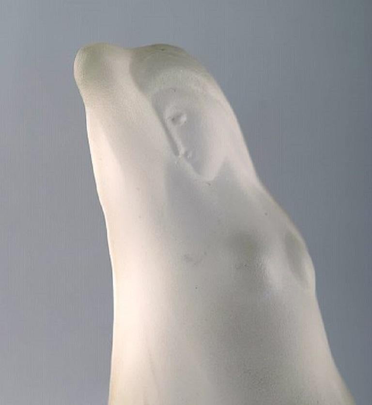R. Lalique, France. Art Deco sculpture of naked woman in art glass In Good Condition In København, Copenhagen