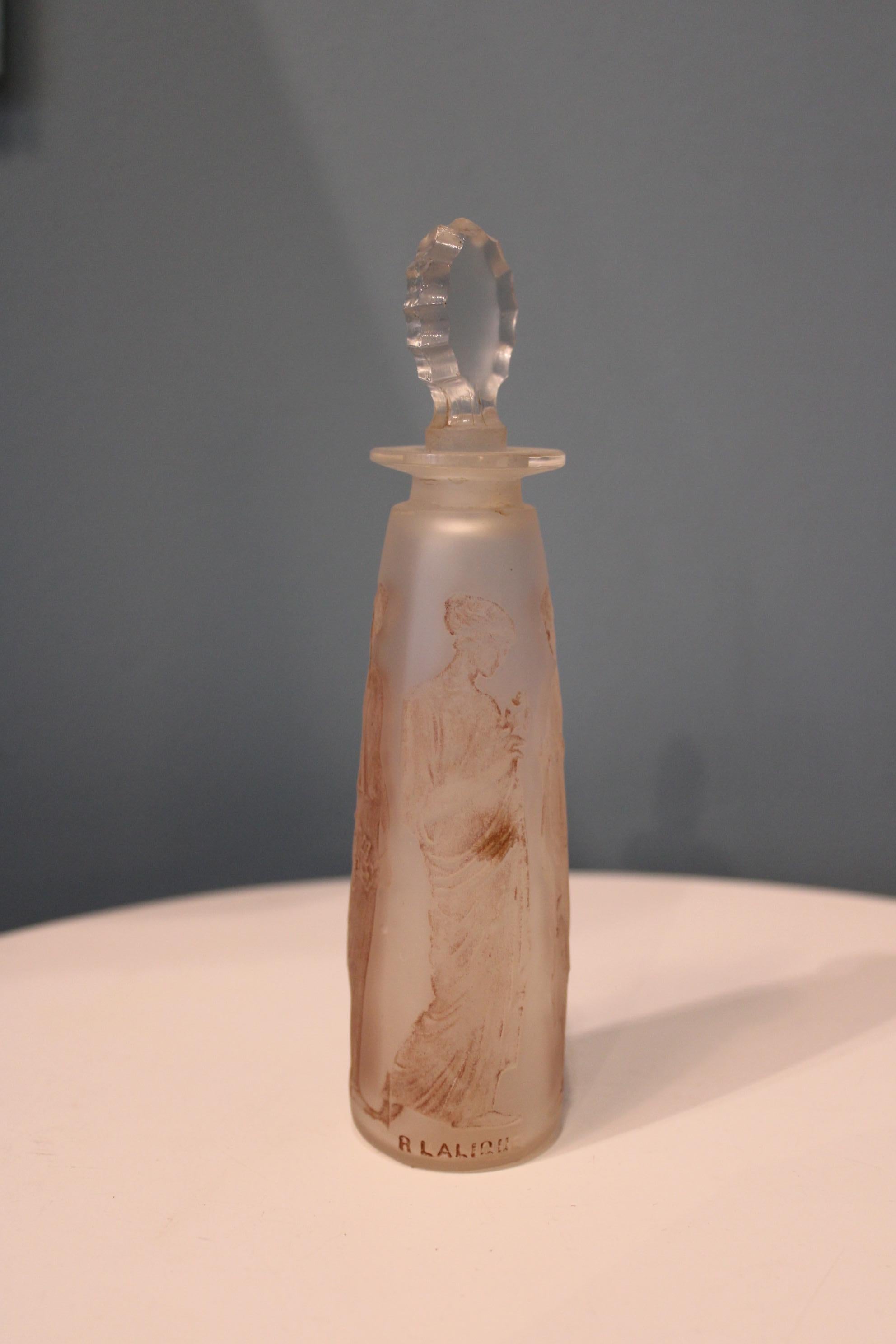 R. Lalique Glass Perfume Bottle, 20th Century In Fair Condition For Sale In Paris, FR