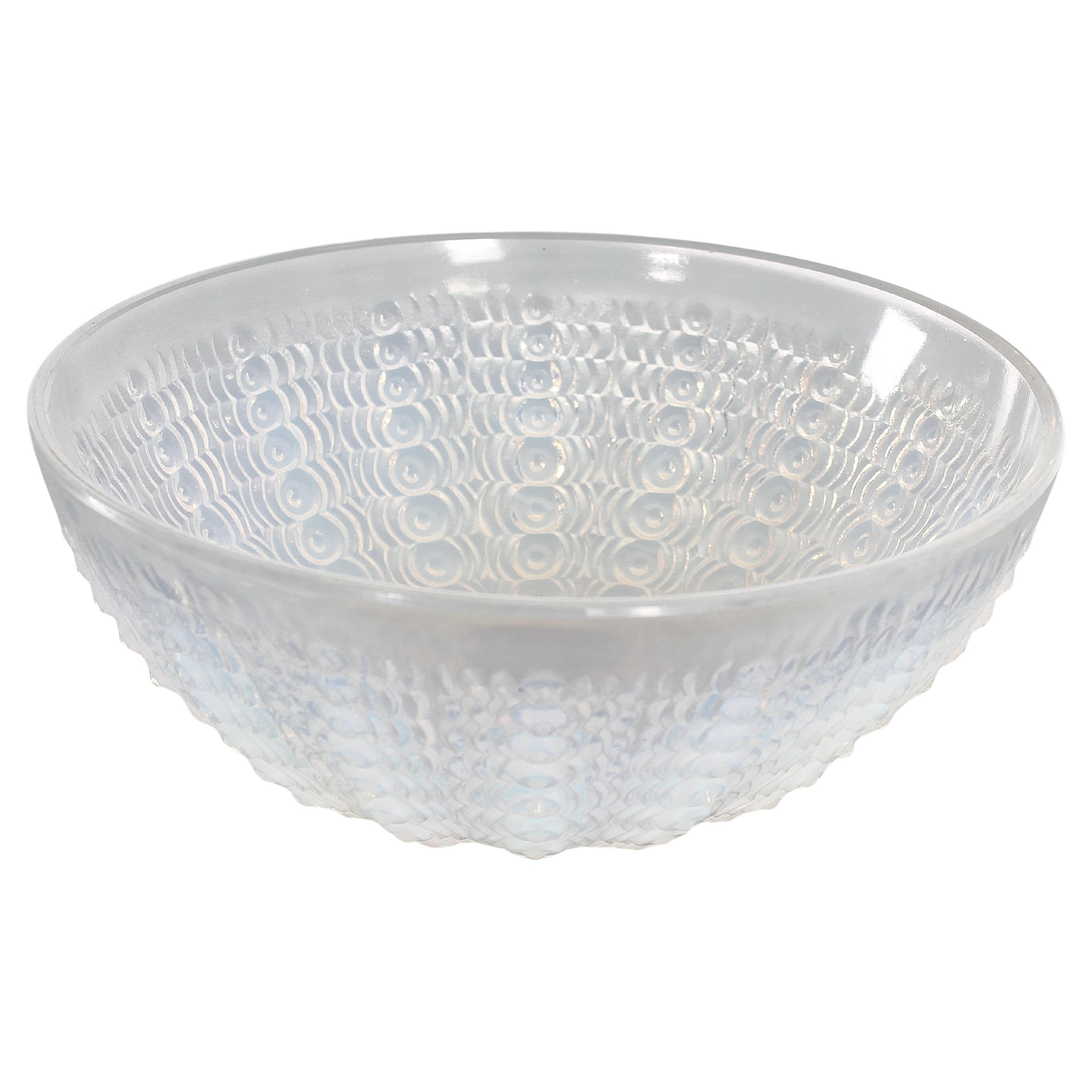 R. Lalique mod. "Oursins" No.2 Nemour Series Opalescent Crystal Bowl 1935 France For Sale