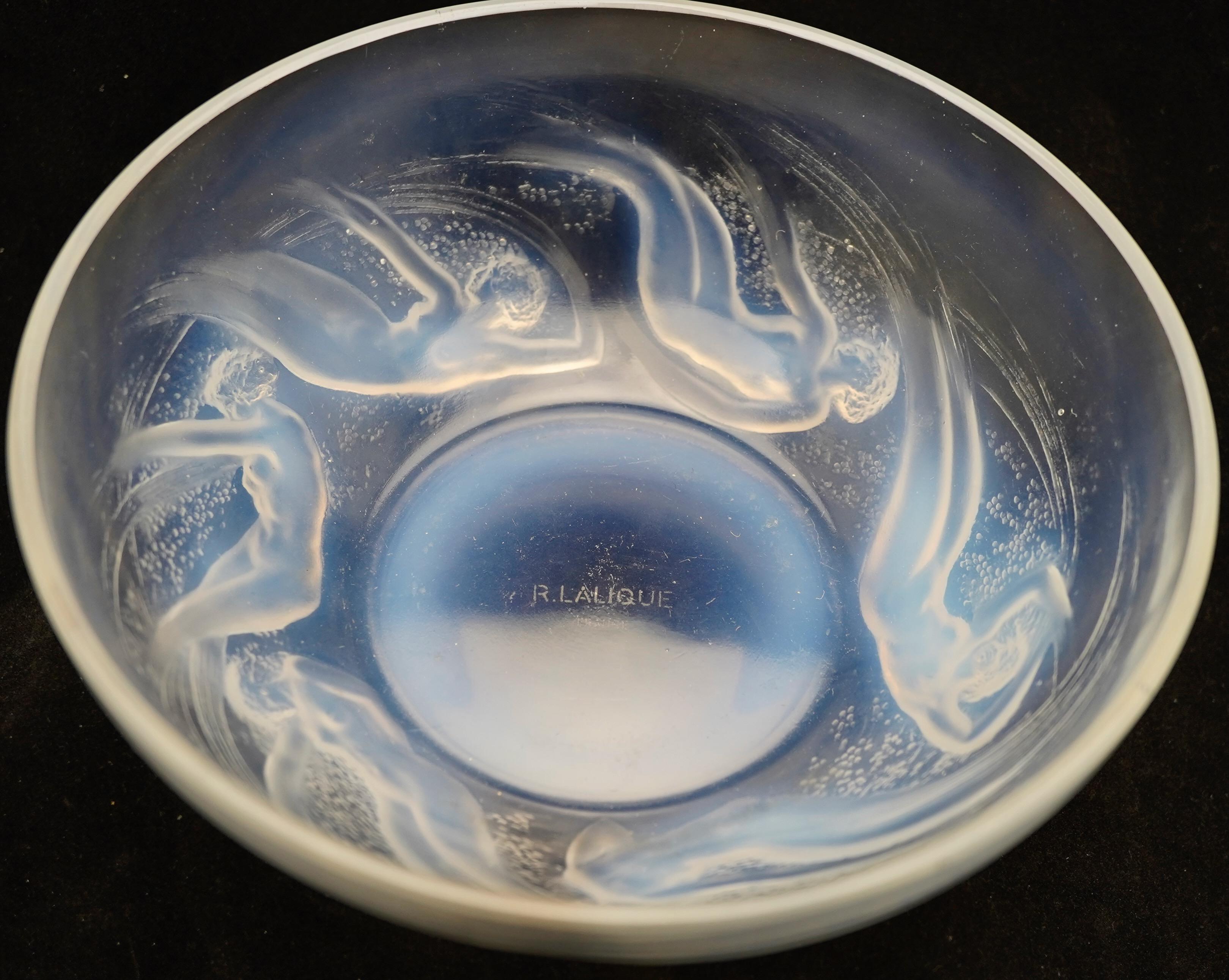 Art Déco R Lalique Ondines Ciotola in vetro opalescente Art Deco. in vendita